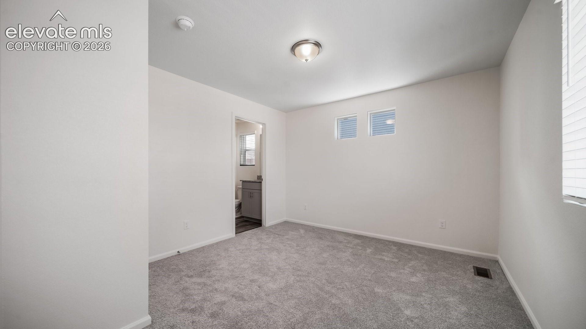 Listing photo 19 for 5664 Bowerman Lane