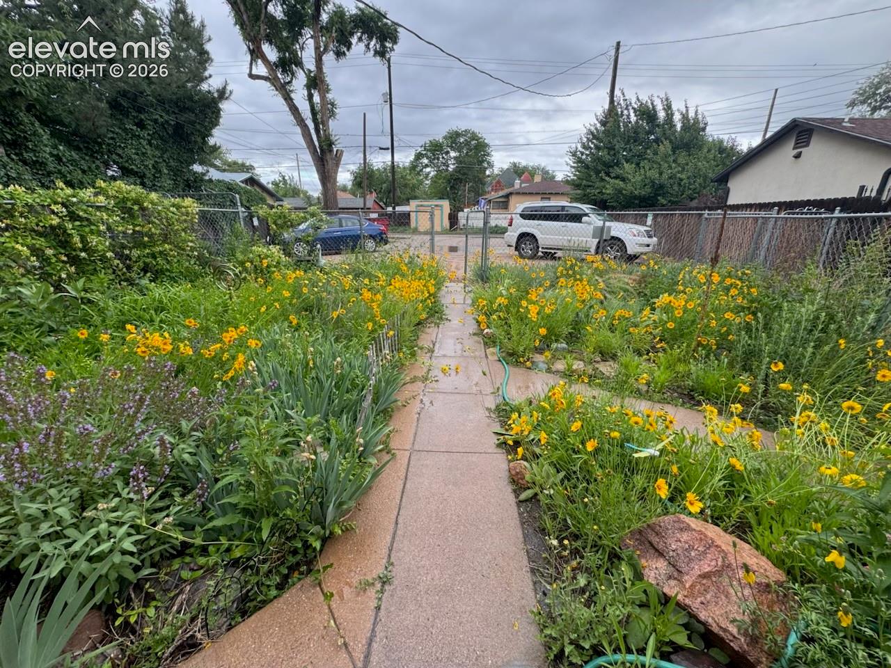 Listing photo 27 for 226 W Abriendo Avenue