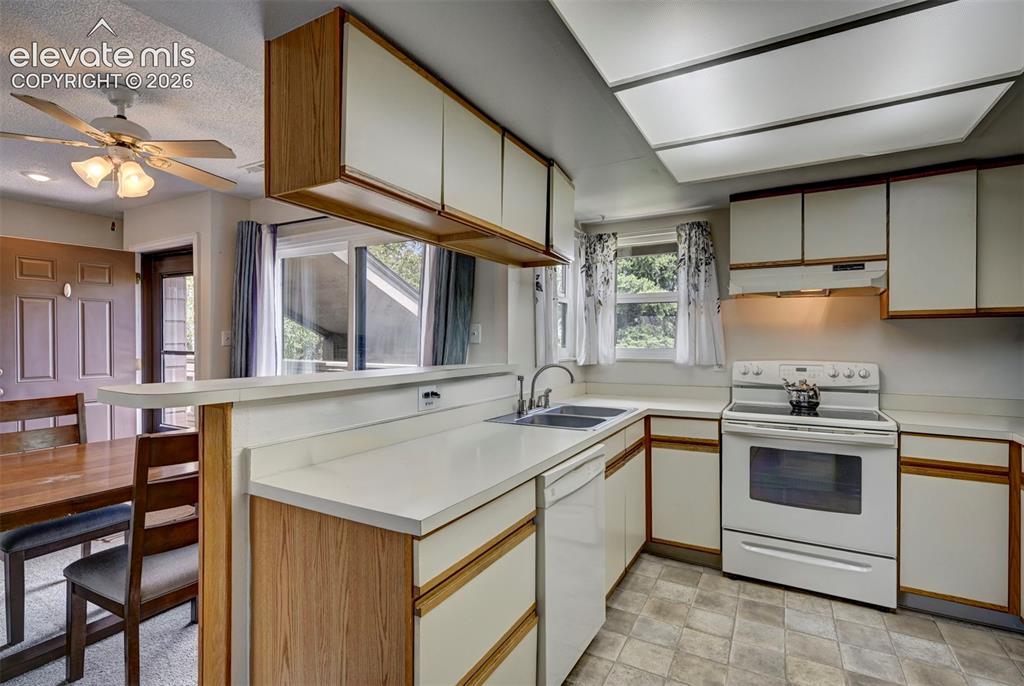 1016 Moorings Drive, photo 9