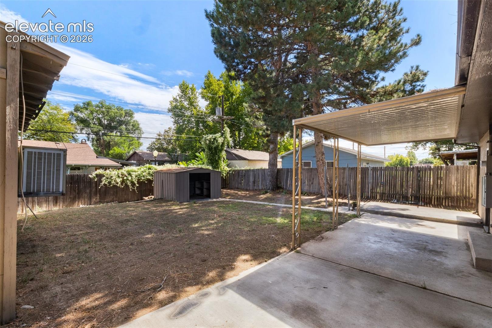 Listing photo 29 for 1818 Maplewood Drive