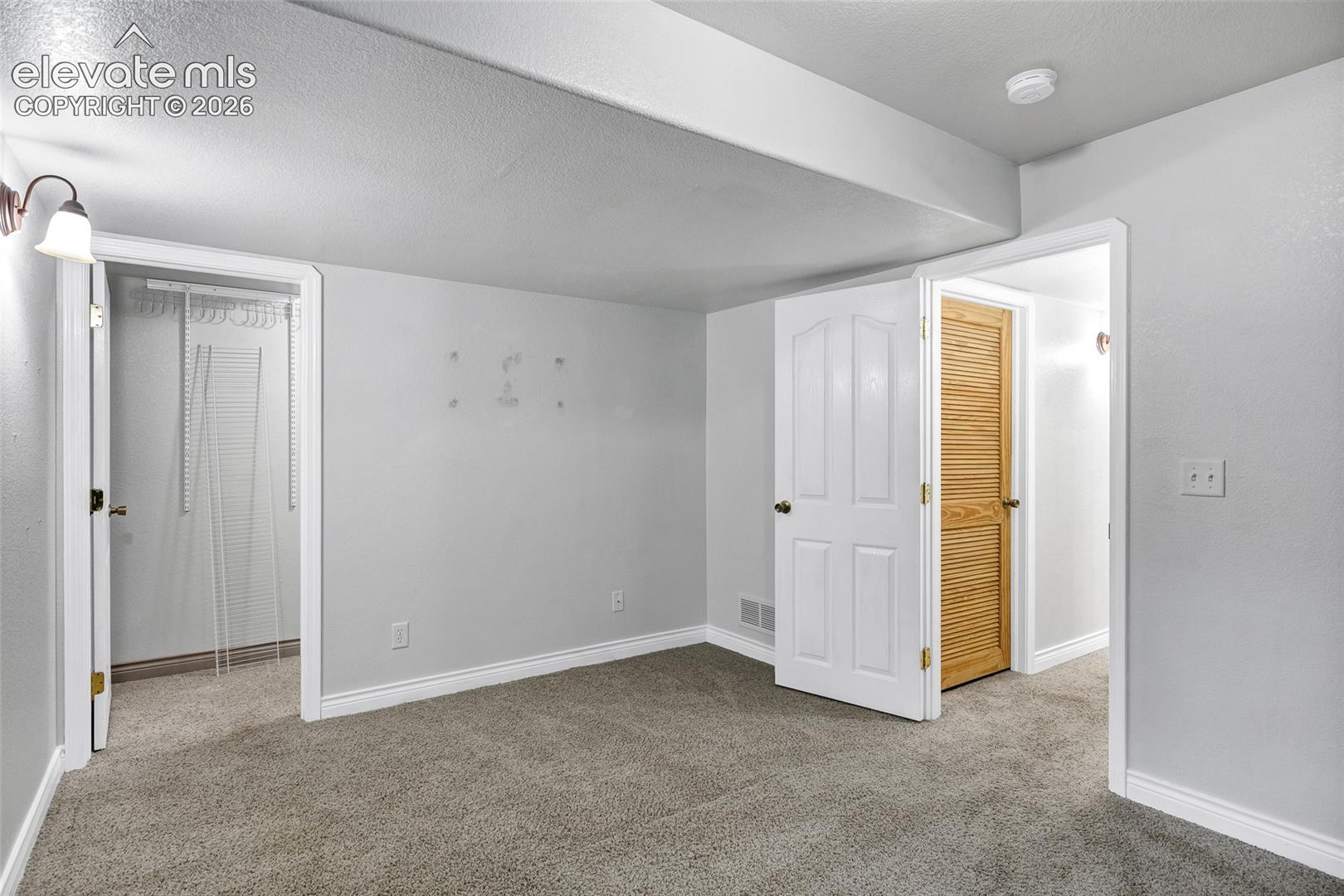 Listing photo 23 for 831 Merrimack River Way