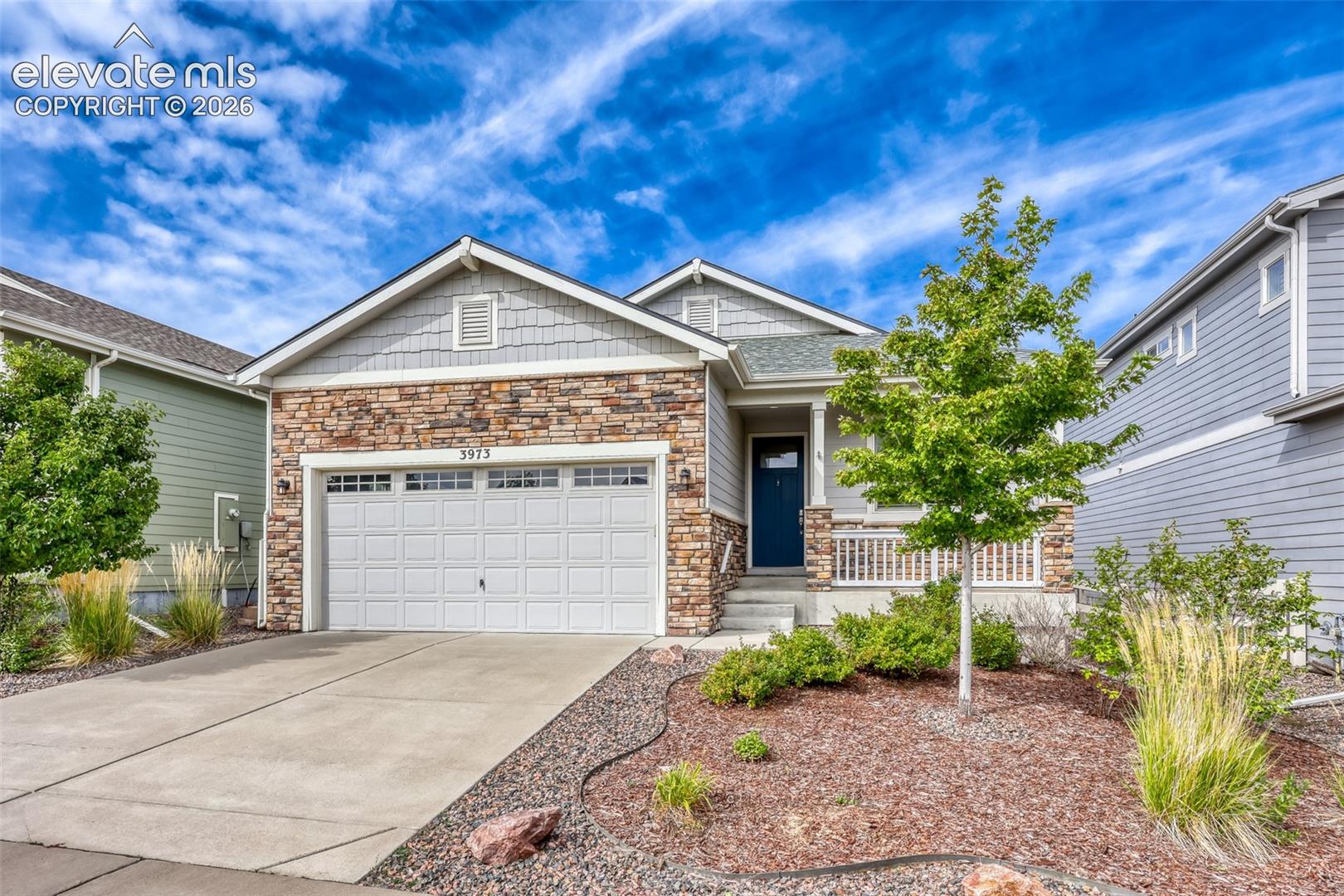 Listing photo 2 for 3973 John Court