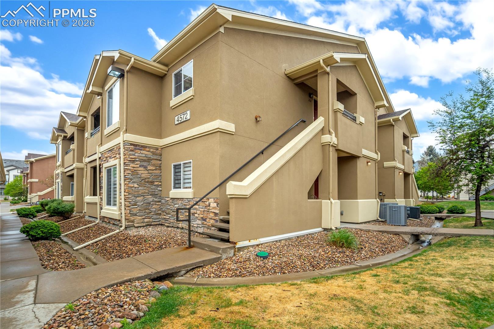 4572 Copeland Loop