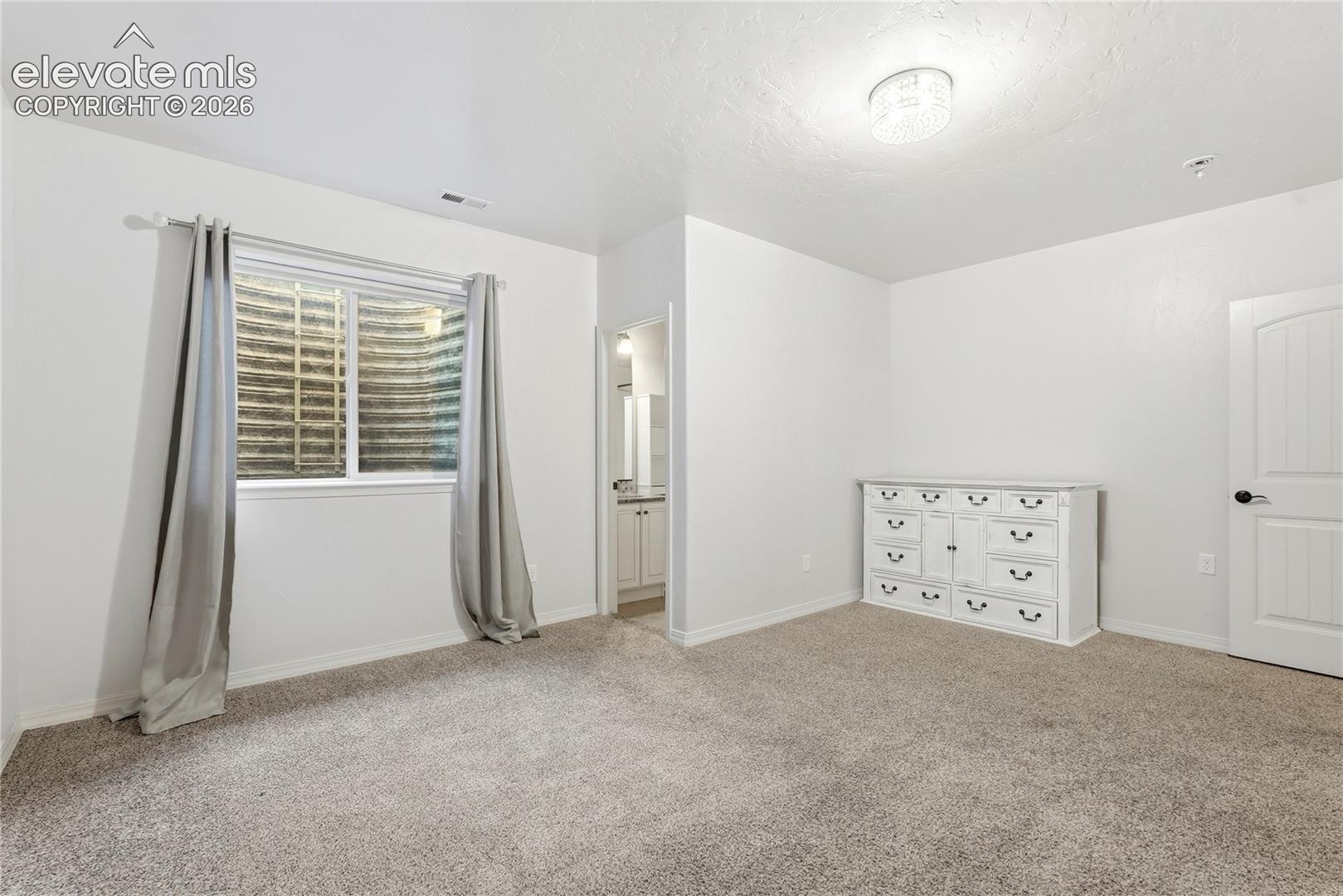 Listing photo 38 for 1908 Turnbull Drive