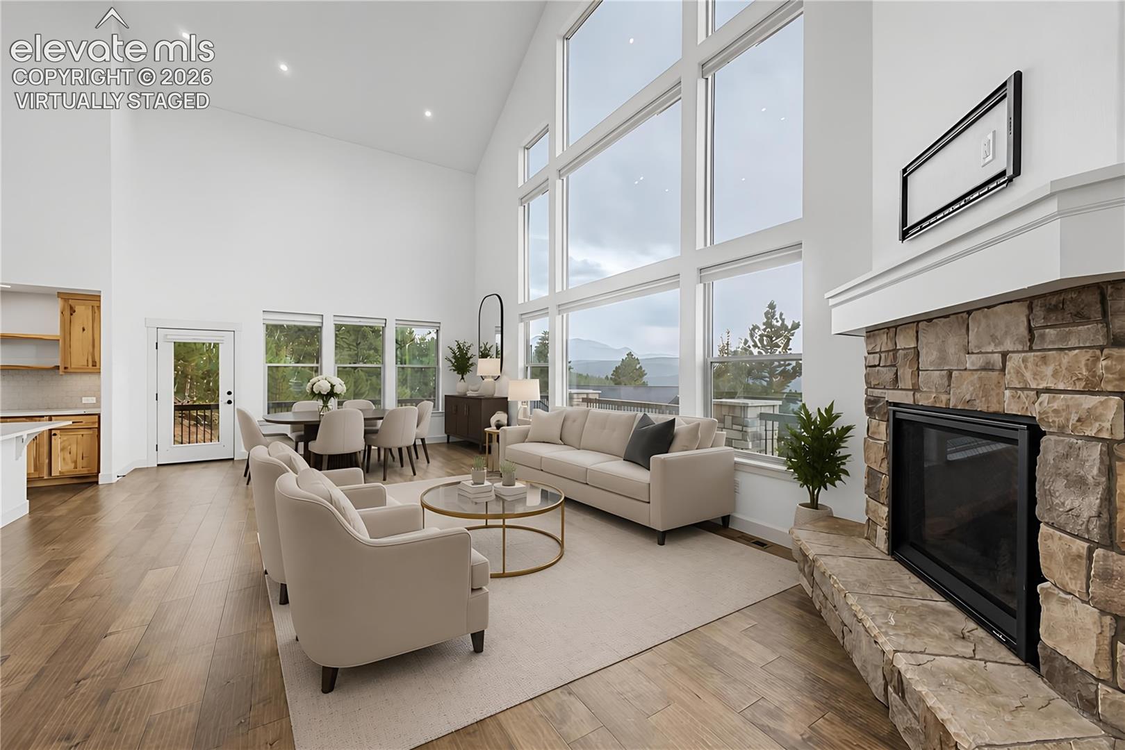 Listing photo 5 for 1015 Locklin Way