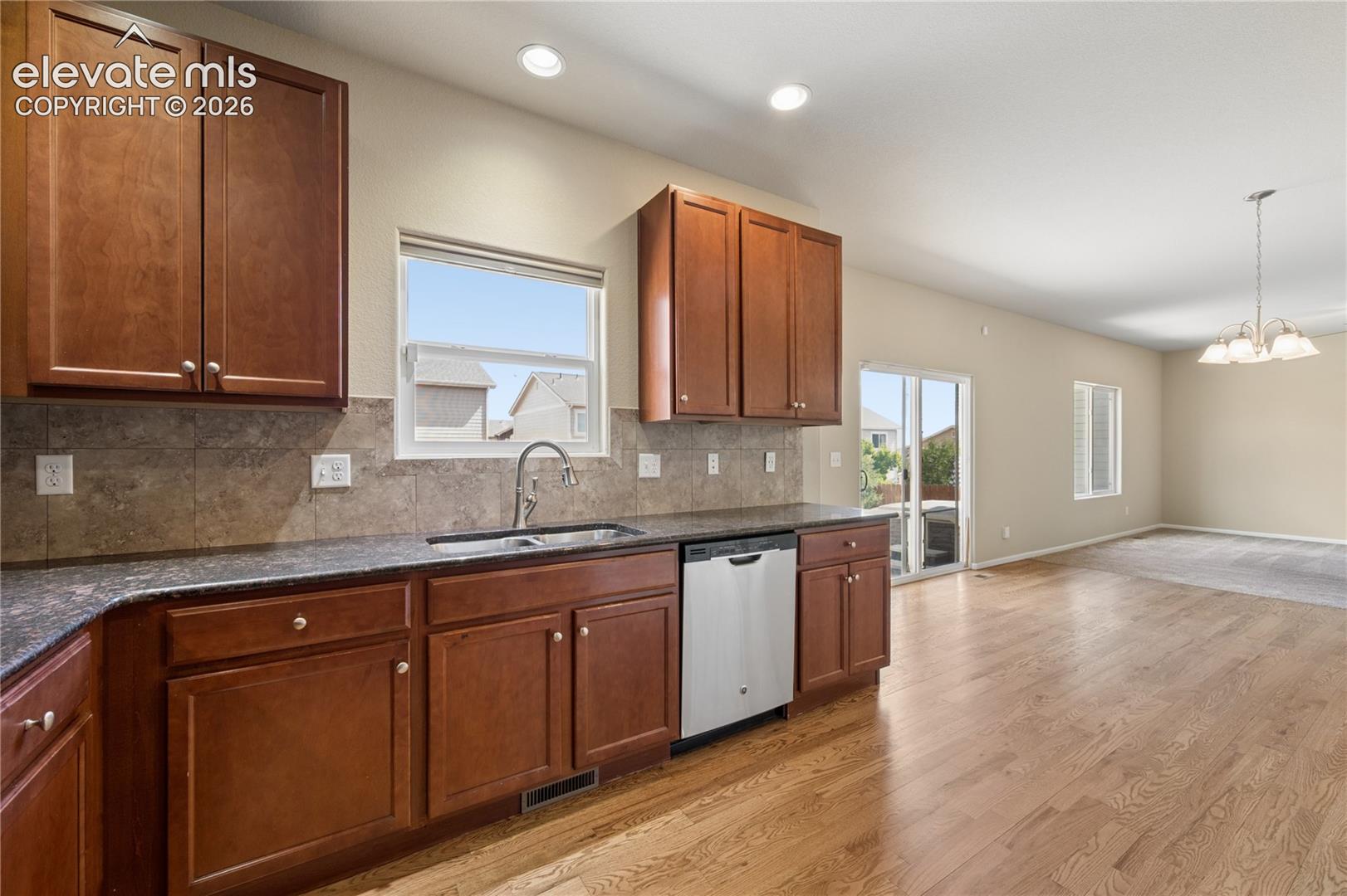 Listing photo 3 for 7183 RED CARDINAL Loop