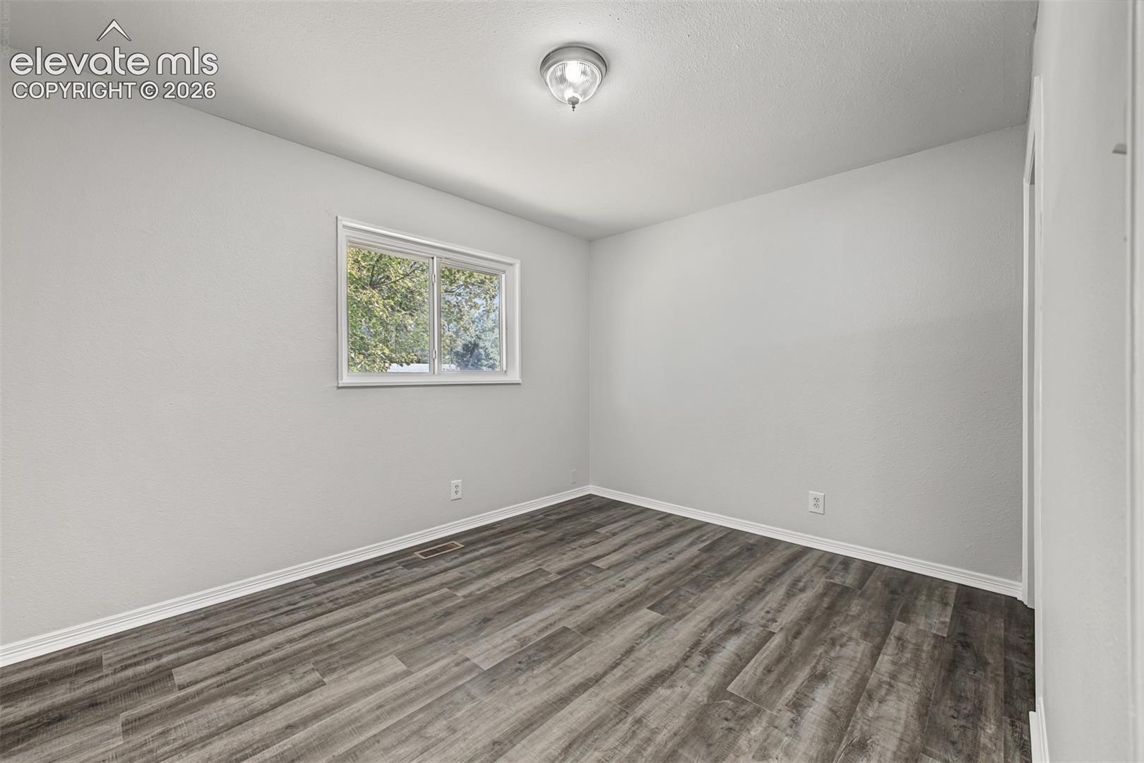 Listing photo 24 for 1612 Widefield Drive