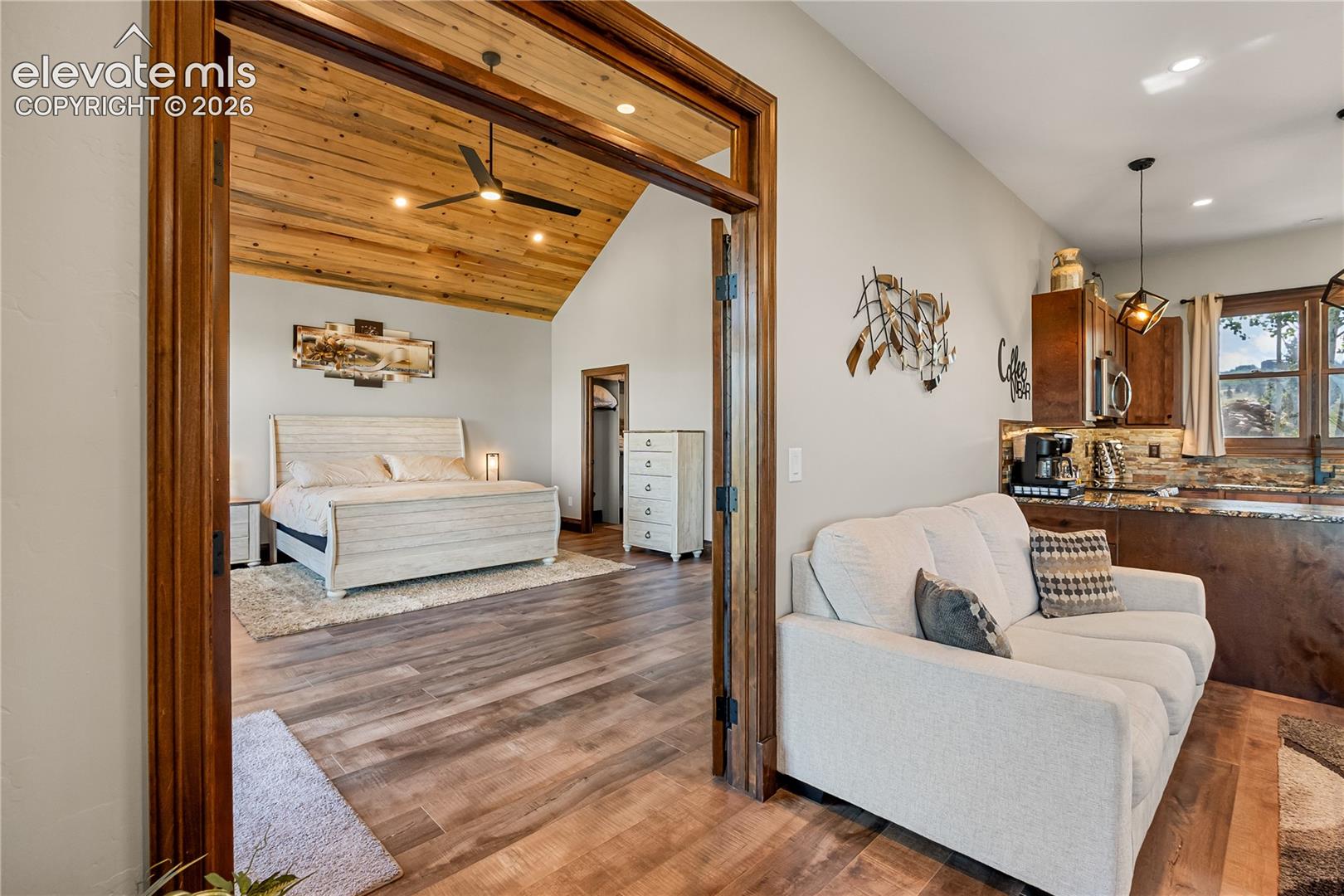 Listing photo 13 for 132 Hayden Street