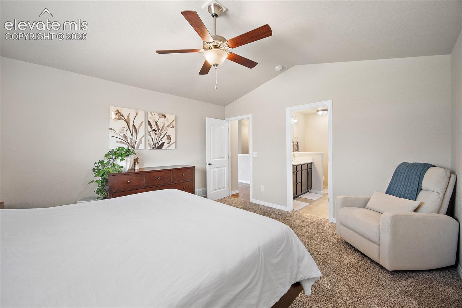 Listing photo 15 for 12832 Scenic Walk Drive