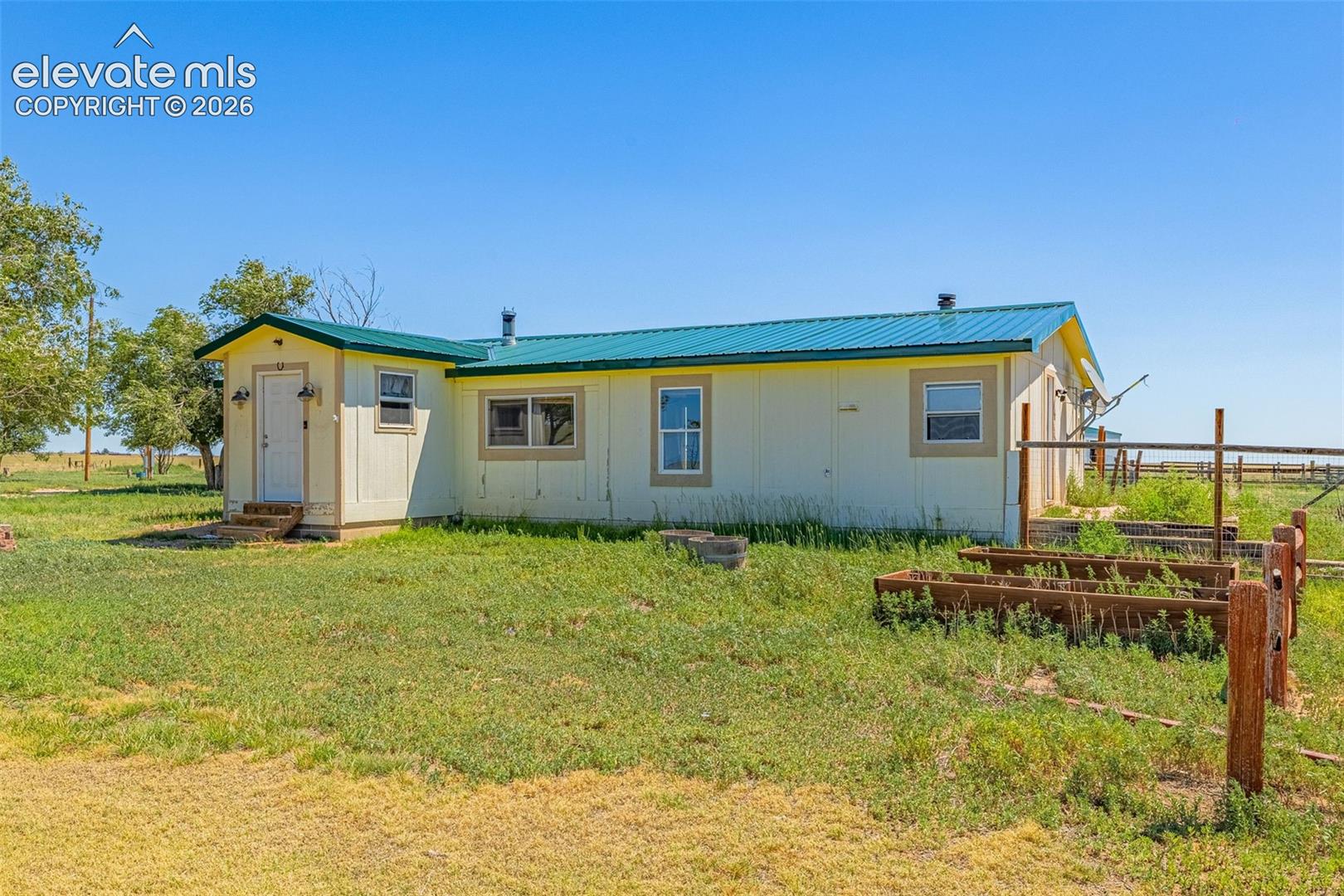 Listing photo 2 for 4465 S Johnson Road