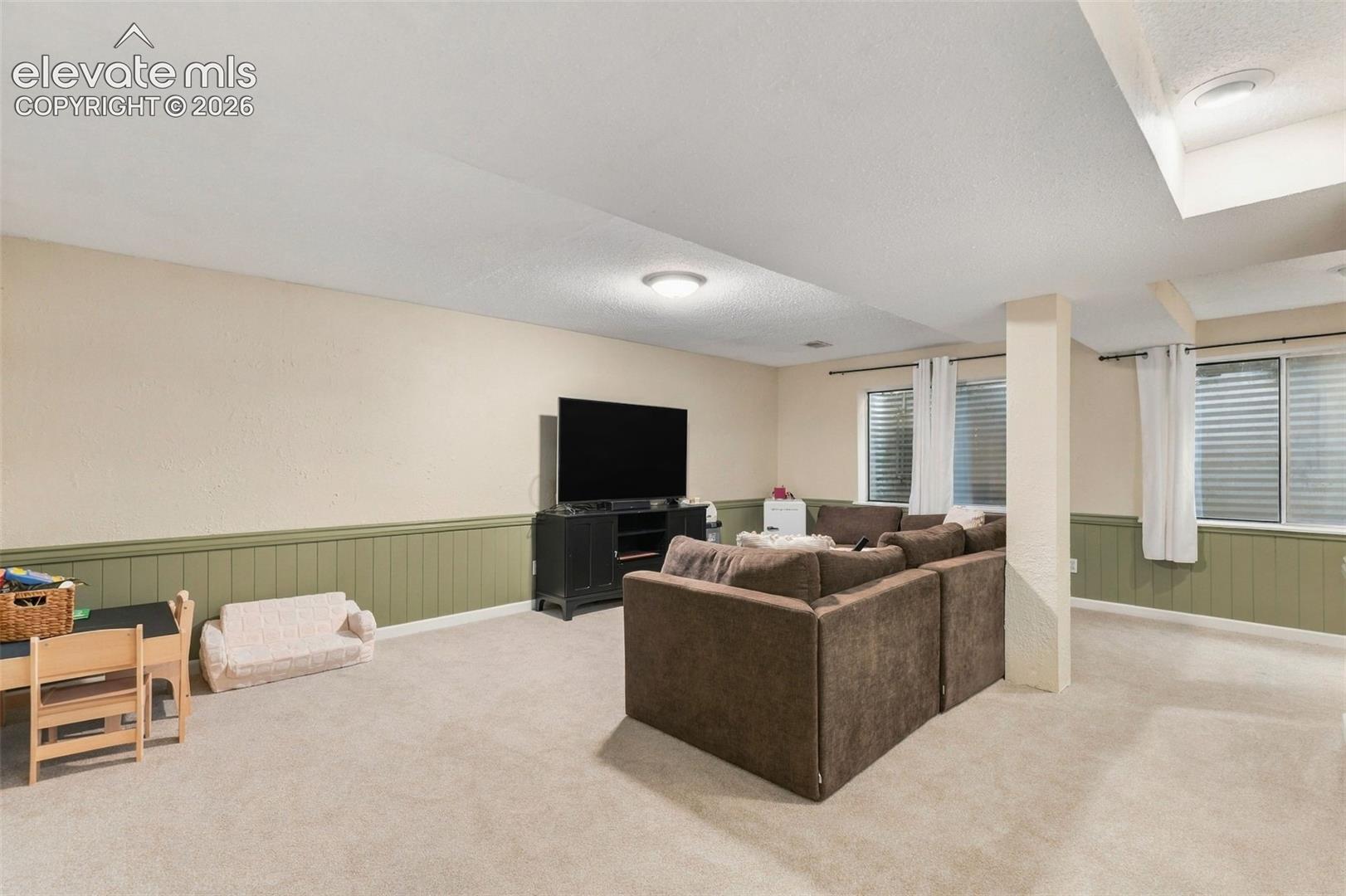 Listing photo 41 for 271 N Holcomb Circle