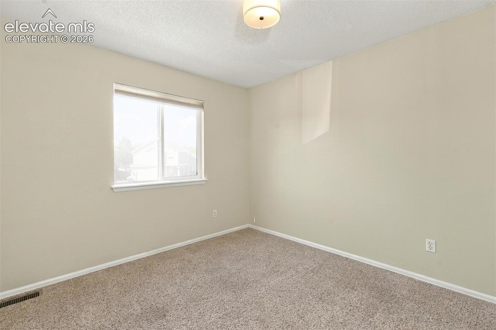 Listing photo 14 for 5263 Prairie Grass Lane