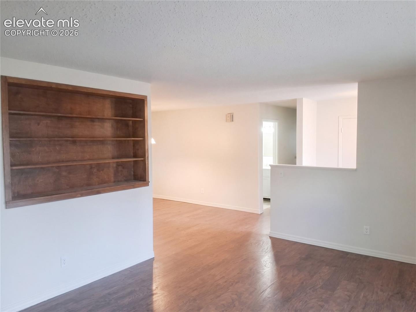 Listing photo 3 for 4015 Valli Vista Road