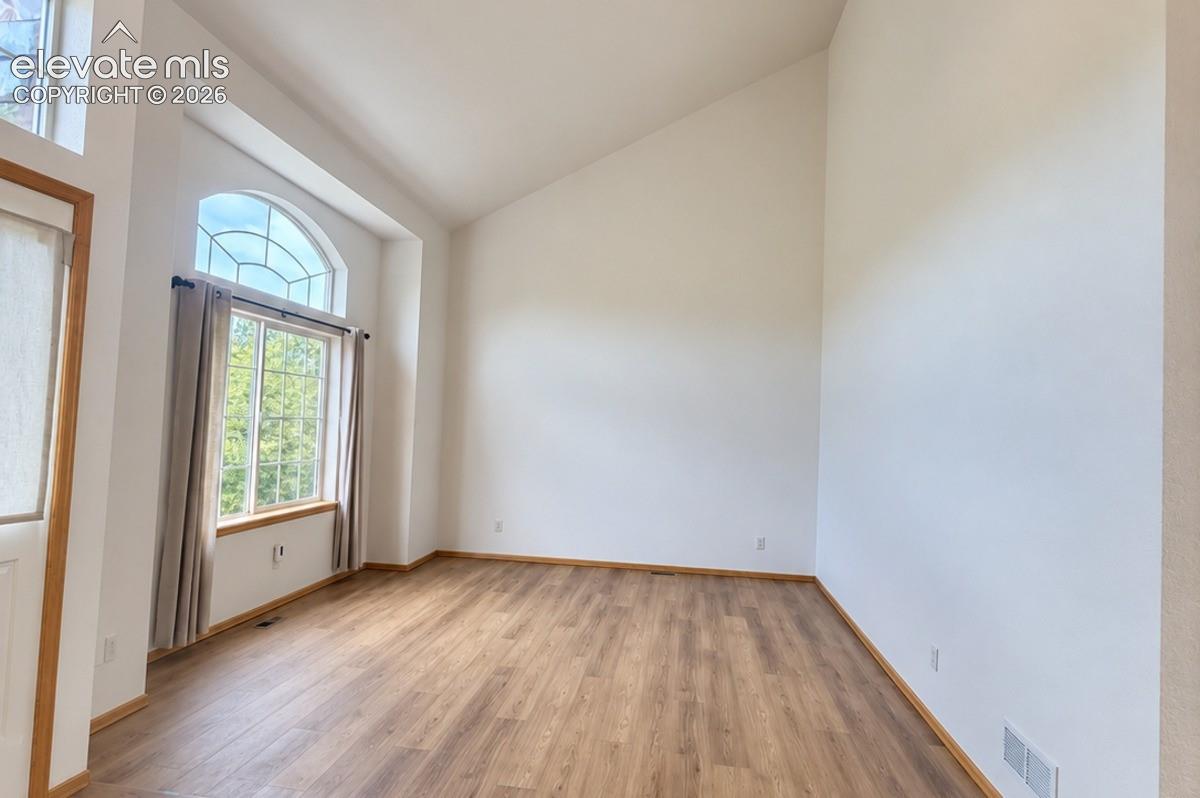 Listing photo 9 for 9736 Cairngorm Way