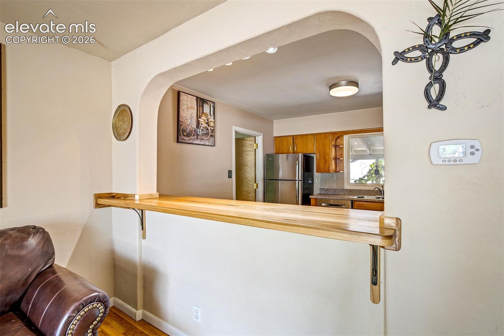 Listing photo 8 for 705 Grand Boulevard