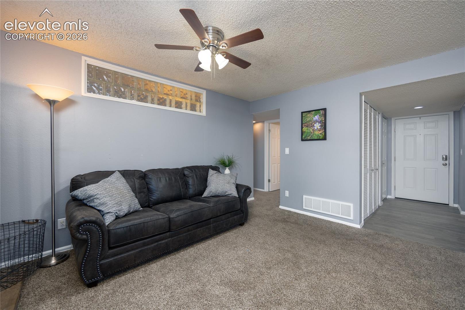 140 Rockrimmon Boulevard, photo 3