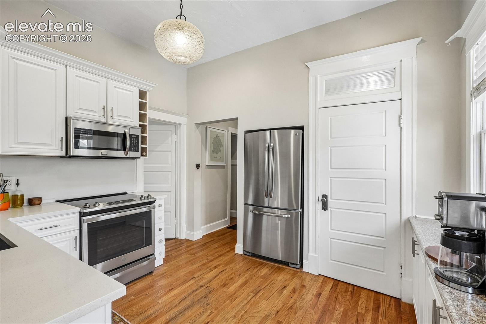Listing photo 21 for 2118 W Colorado Avenue
