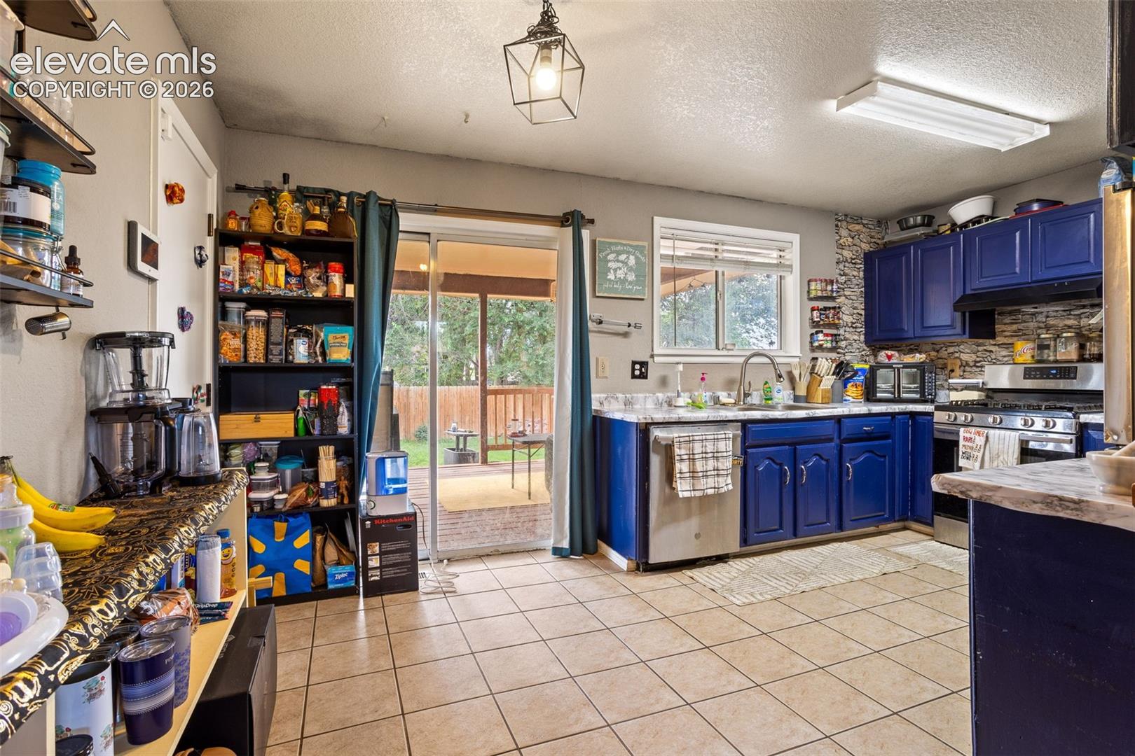 2516 Anjelina Circle, photo 13