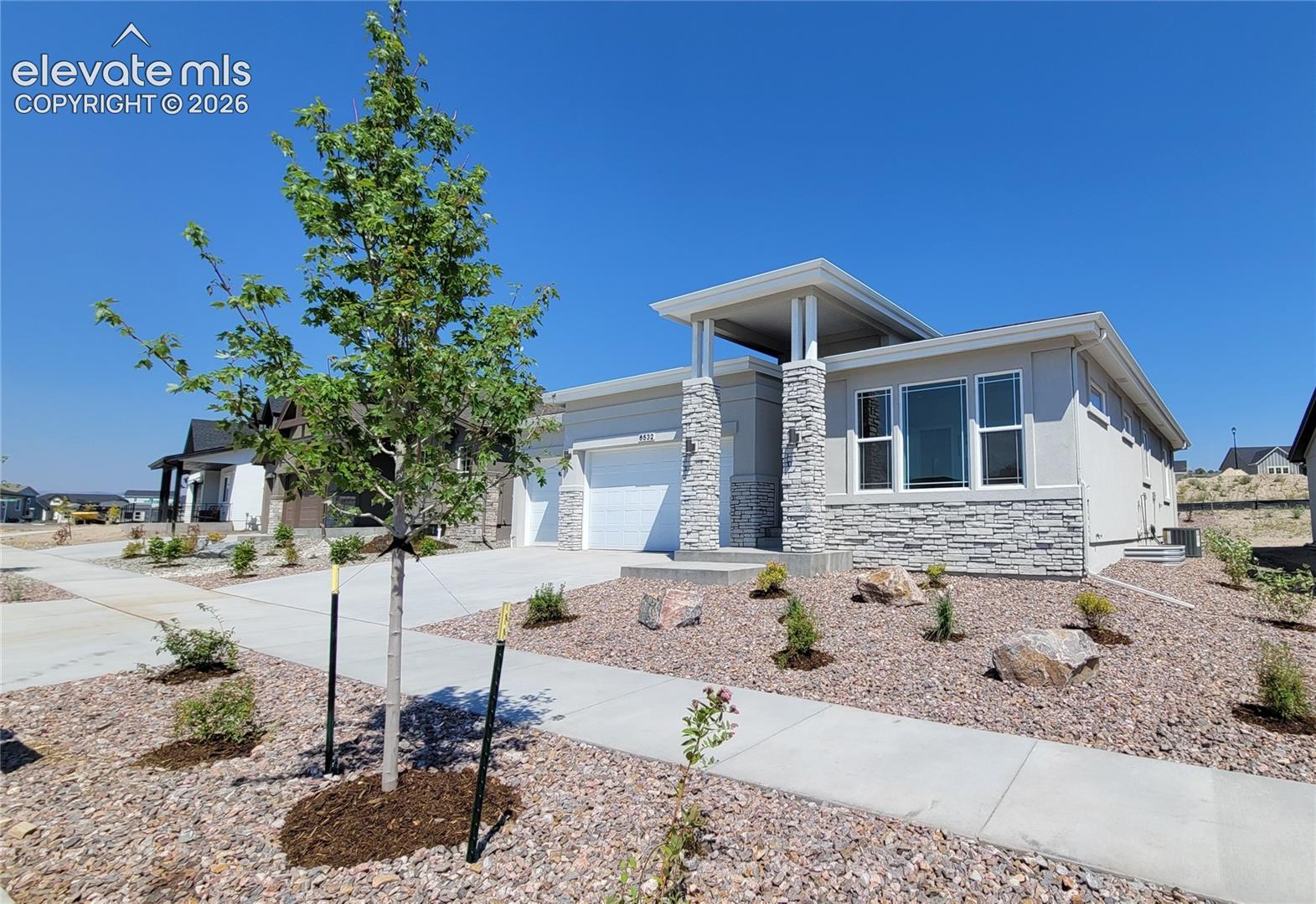 Listing photo 2 for 6532 Miro Lane