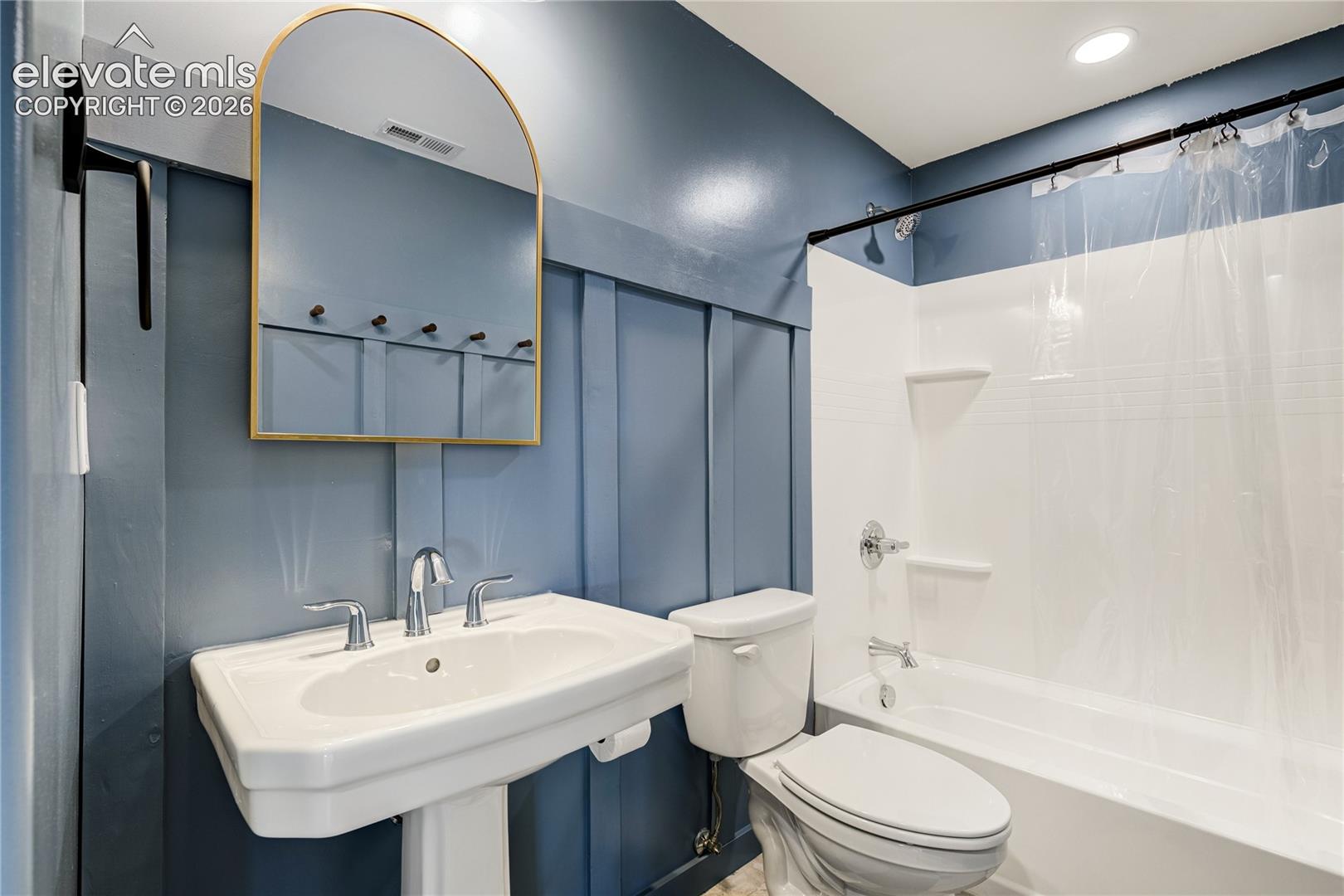 Listing photo 35 for 17650 Fremont Fort Drive