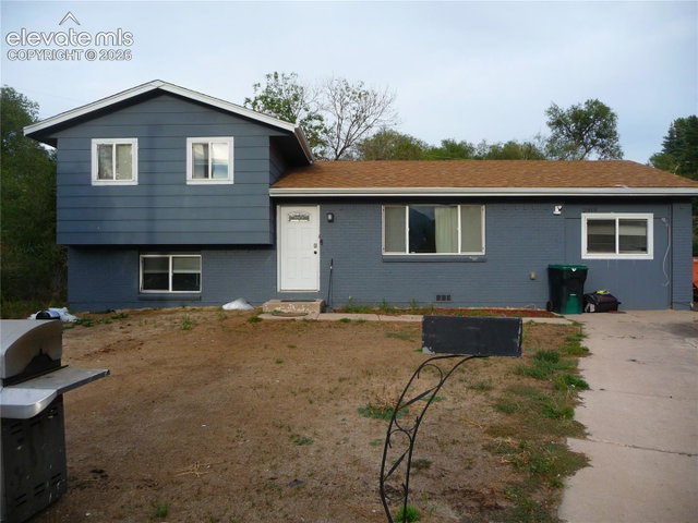 2919 Fremont Drive — listing photo