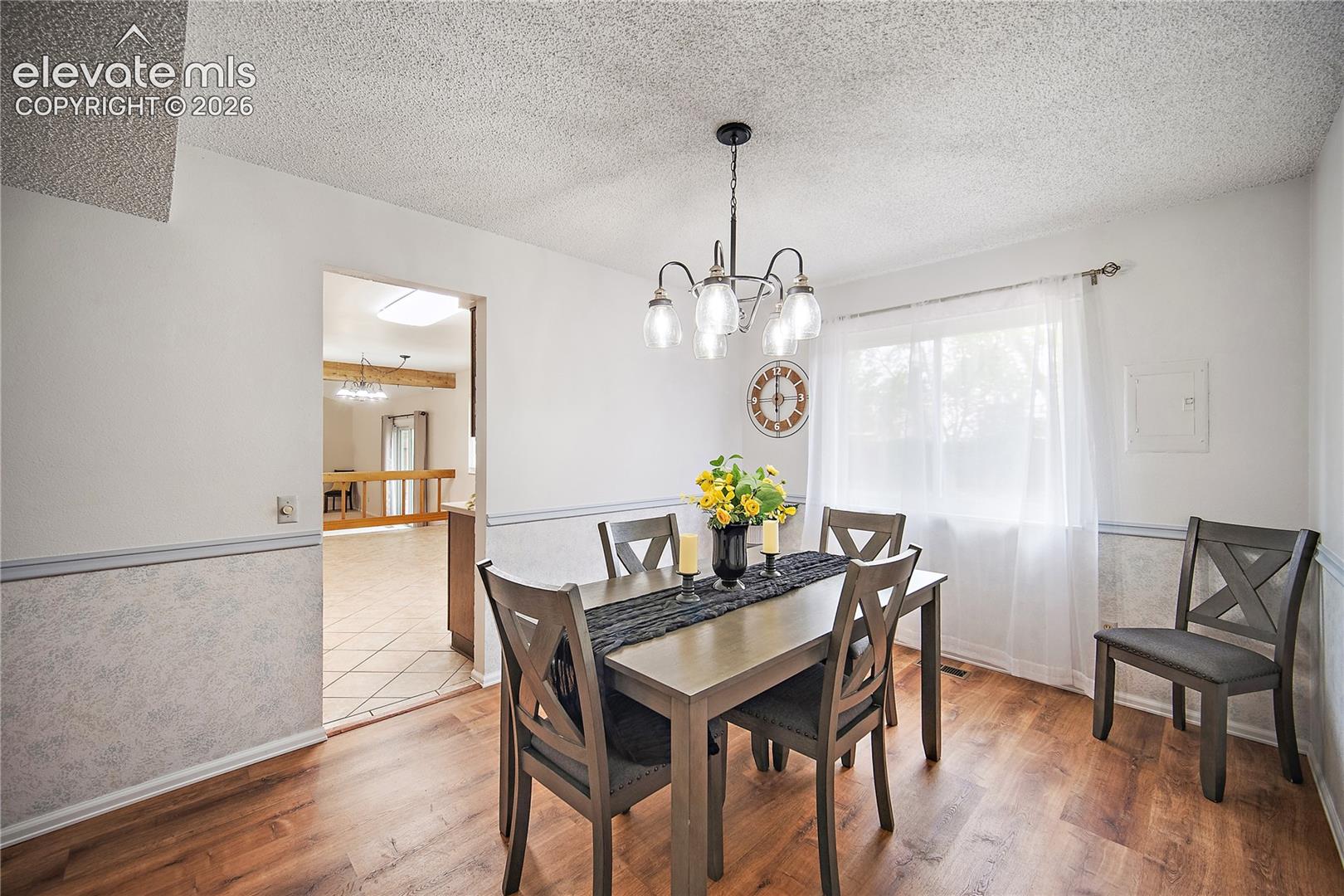 Listing photo 7 for 2998 Westcliff Circle