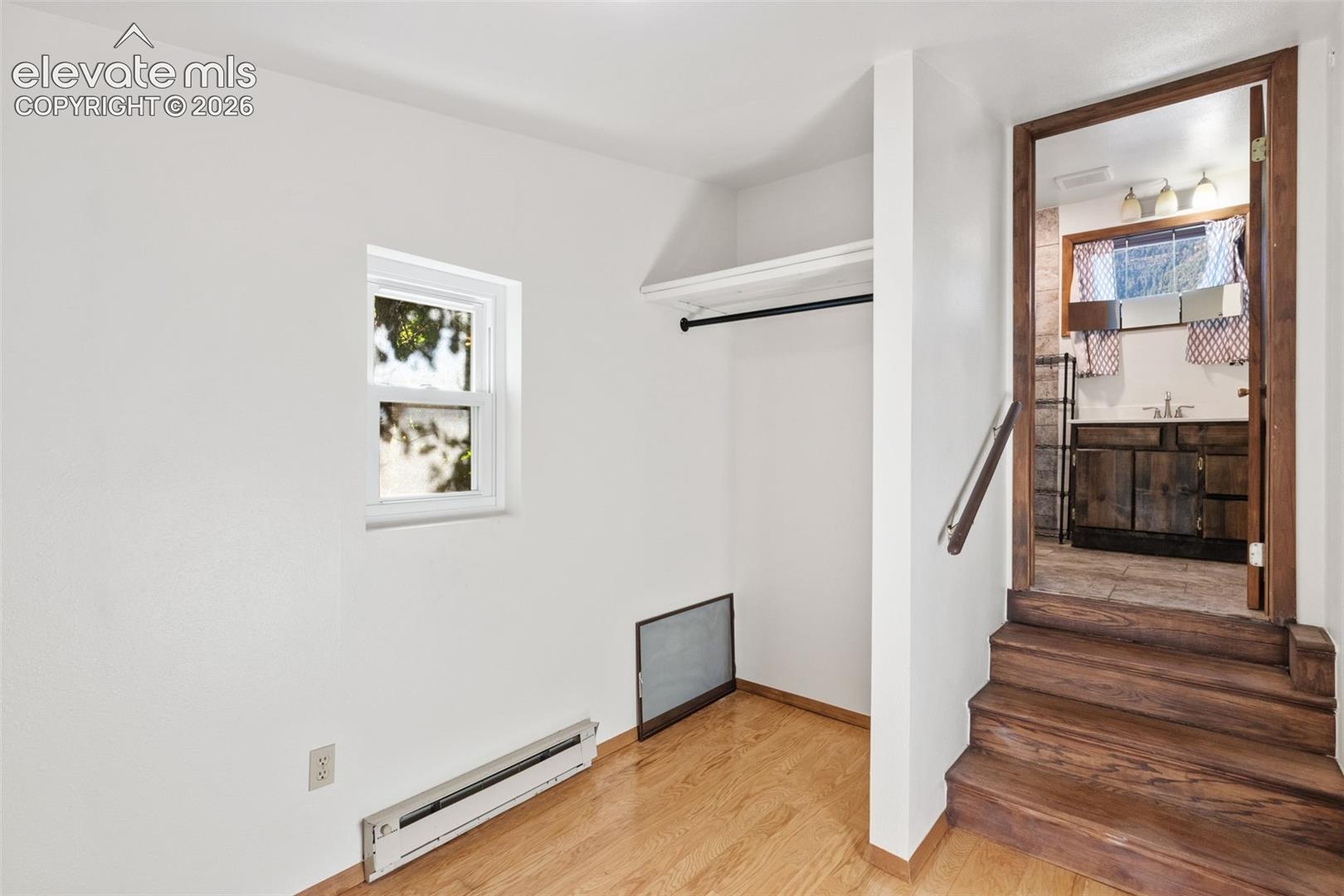 Listing photo 16 for 220 Illinois Avenue
