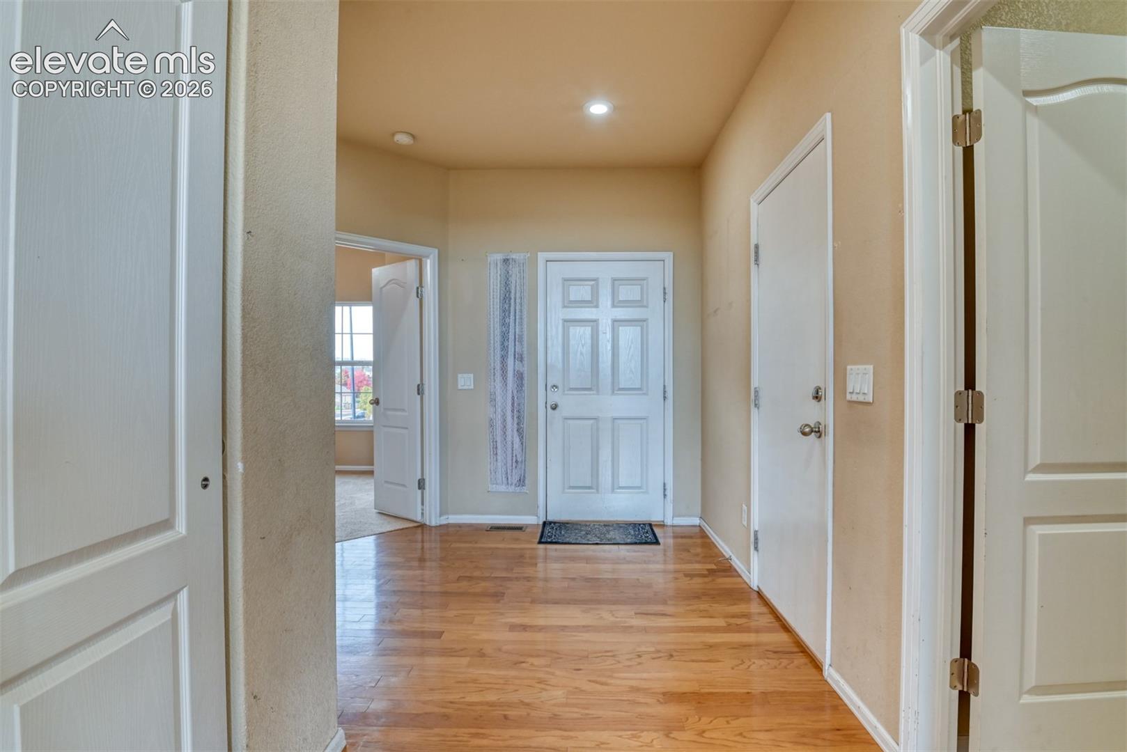 Listing photo 5 for 7985 Kettle Drum Street