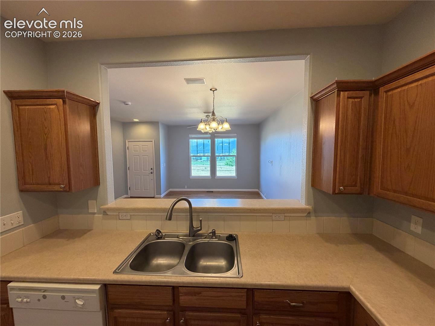 Listing photo 4 for 1287 Walters Point
