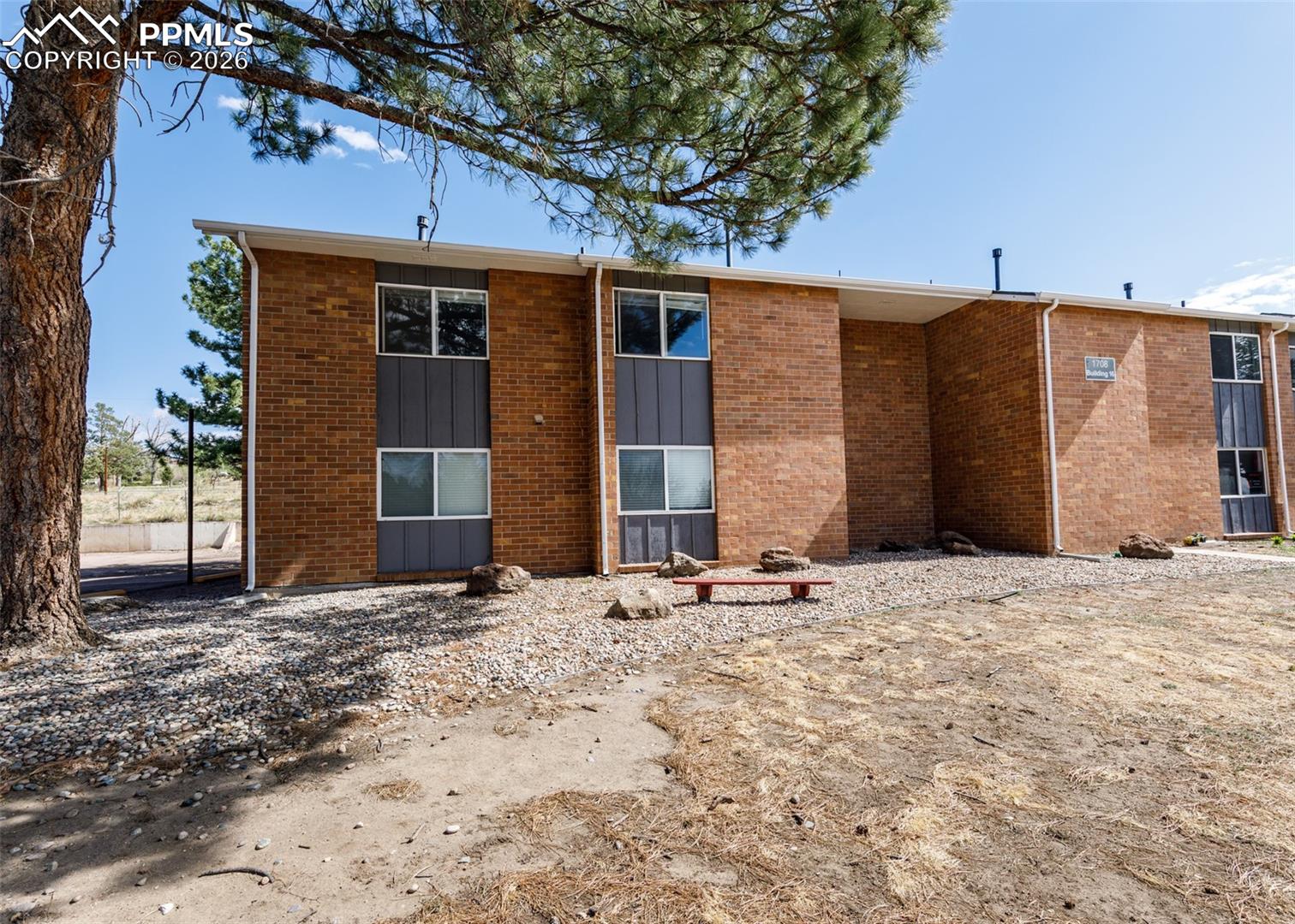1708 Sawyer Way