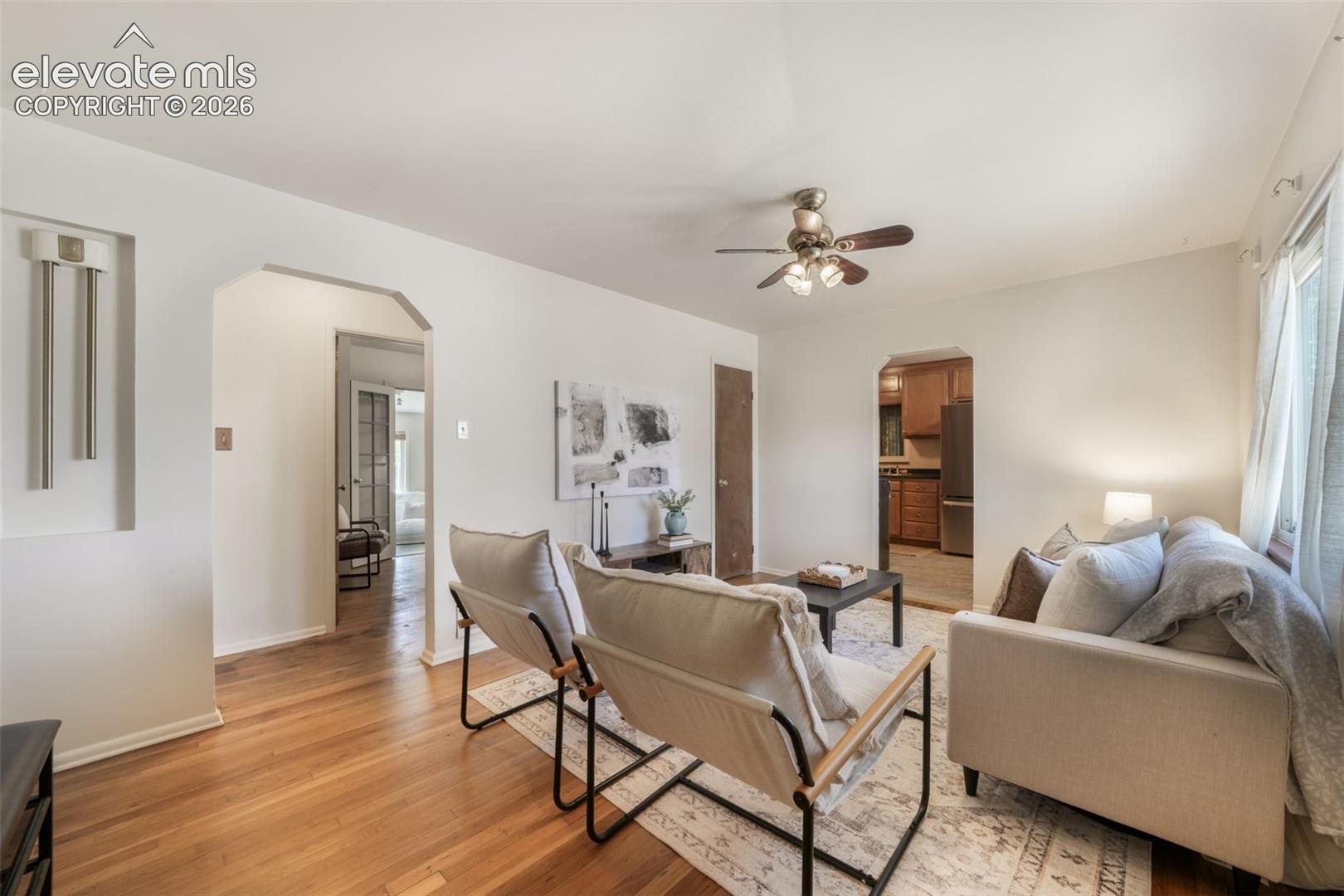Listing photo 12 for 920 S Canosa Court