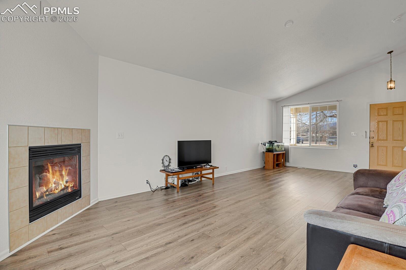 Listing photo 5 for 7203 Bentwater Drive