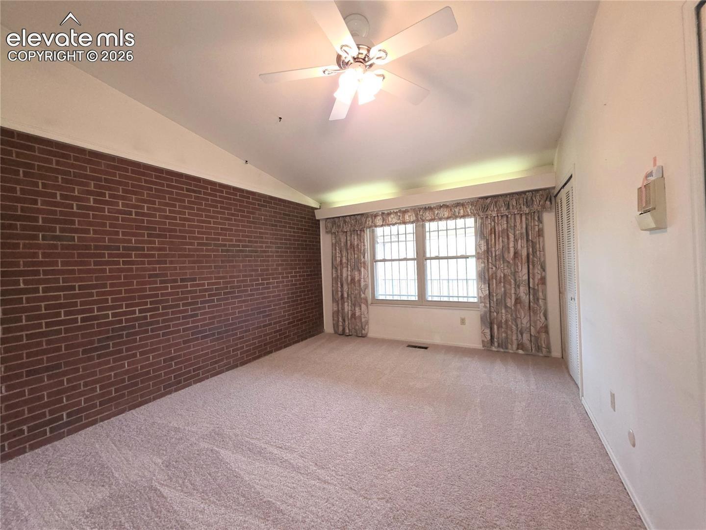 Listing photo 17 for 538 Lakewood Circle