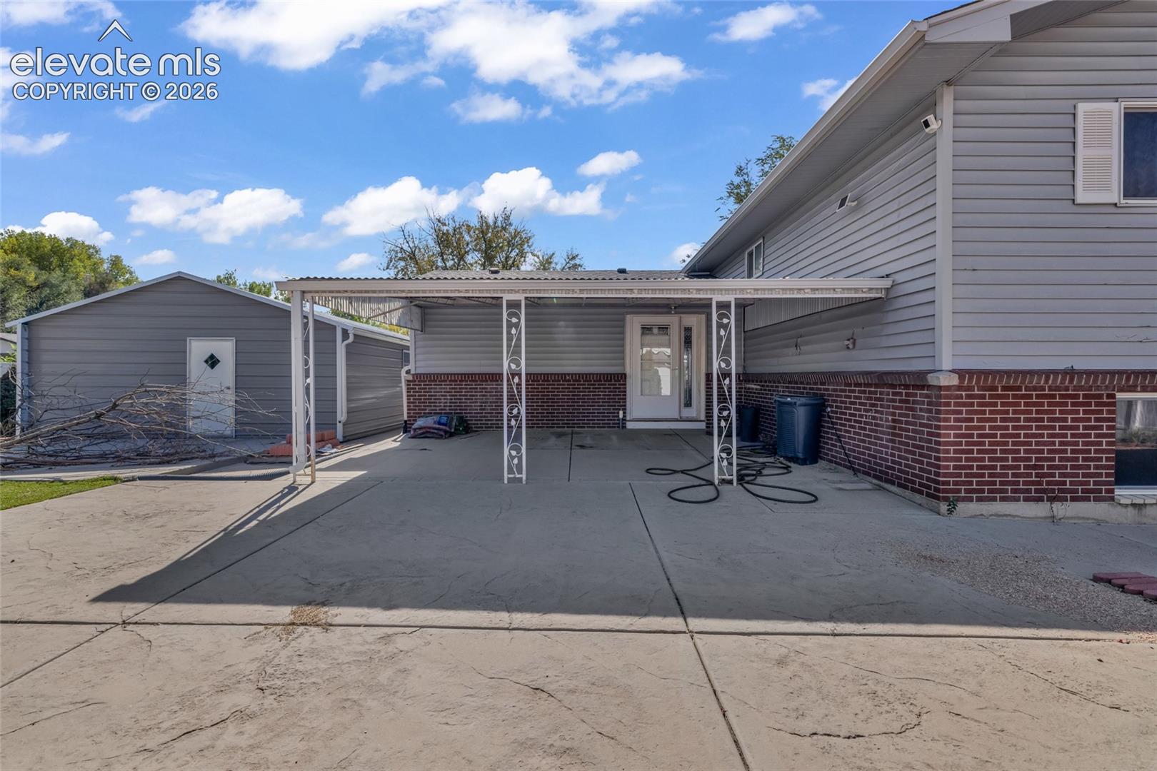 Listing photo 23 for 444 Eudora Street