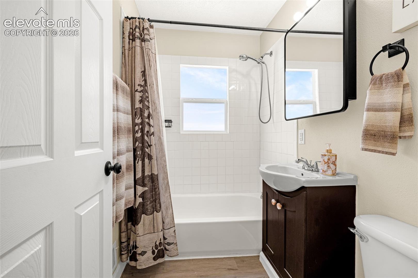 Listing photo 14 for 3023 2nd Avenue