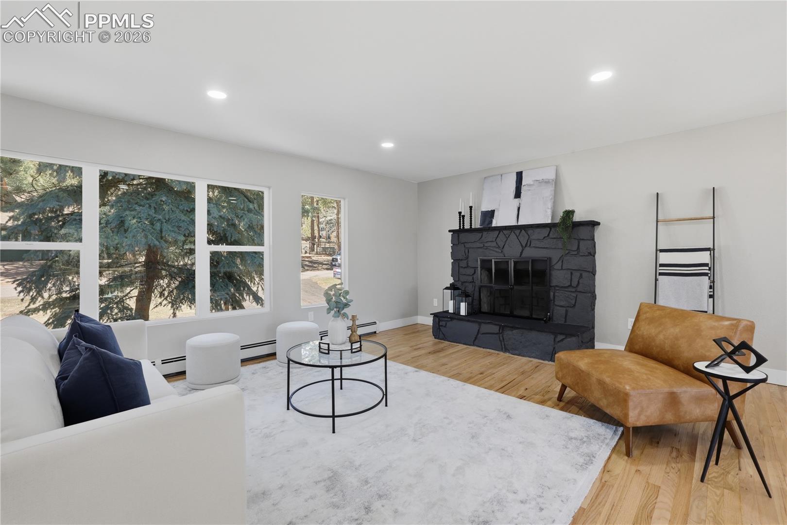 Listing photo 18 for 307 Evergreen Street