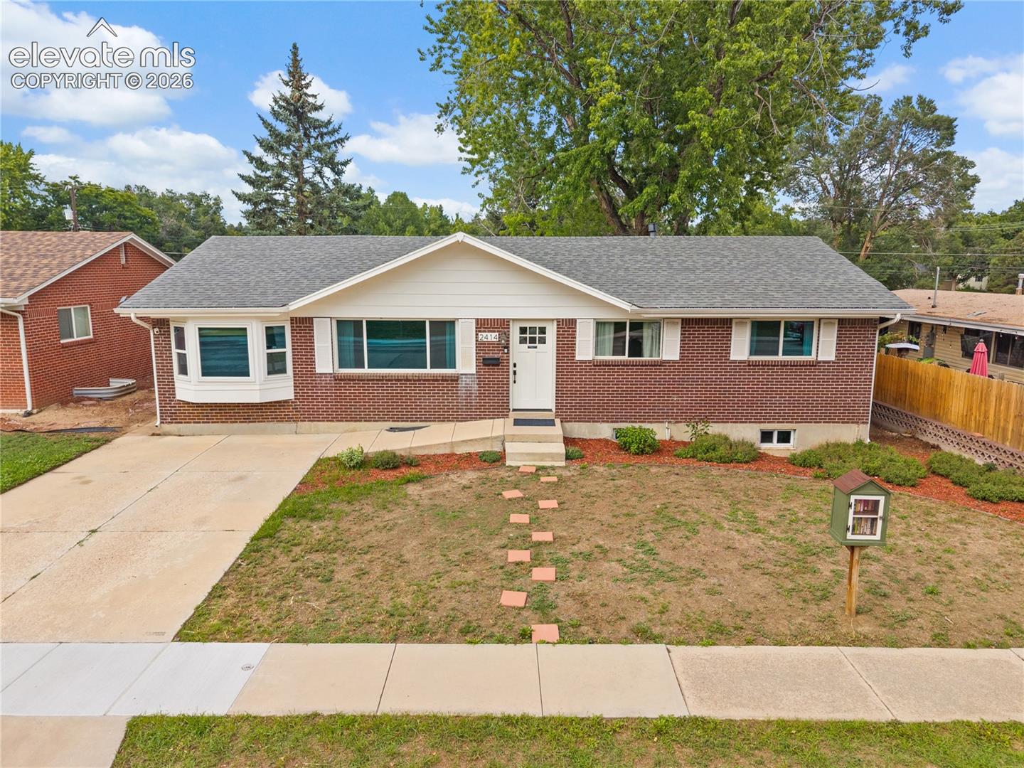 Listing photo 43 for 2414 E Caramillo Street