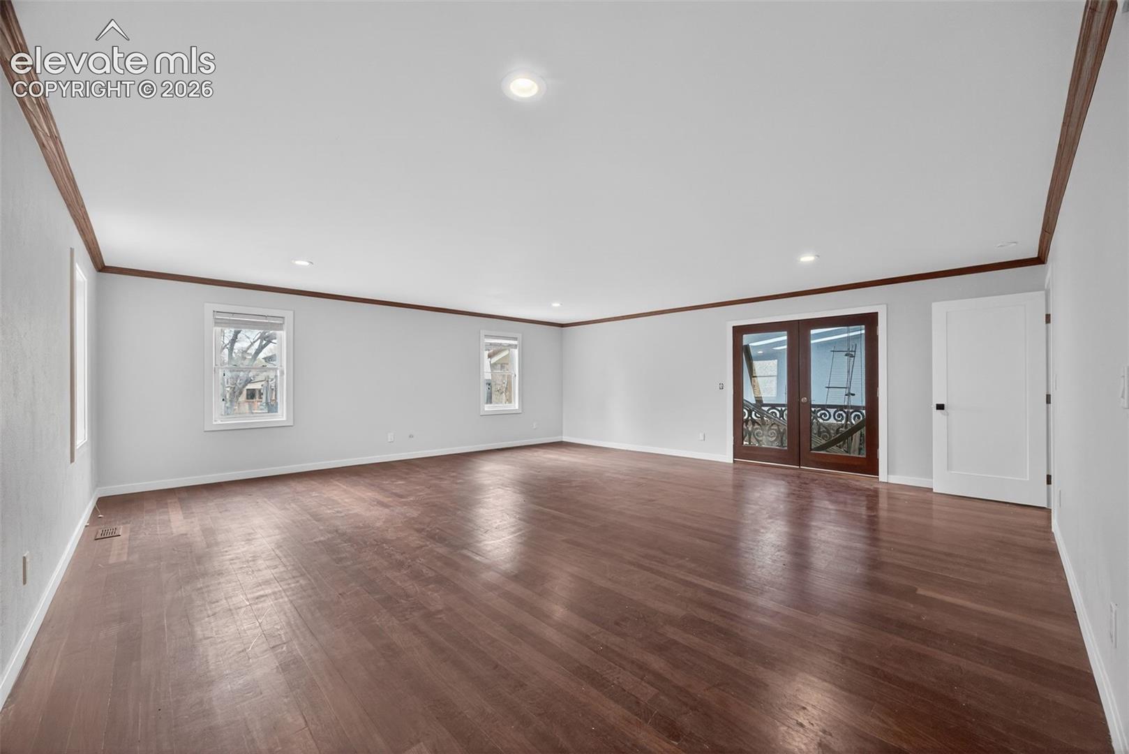 Listing photo 15 for 4180 S Monaco Parkway