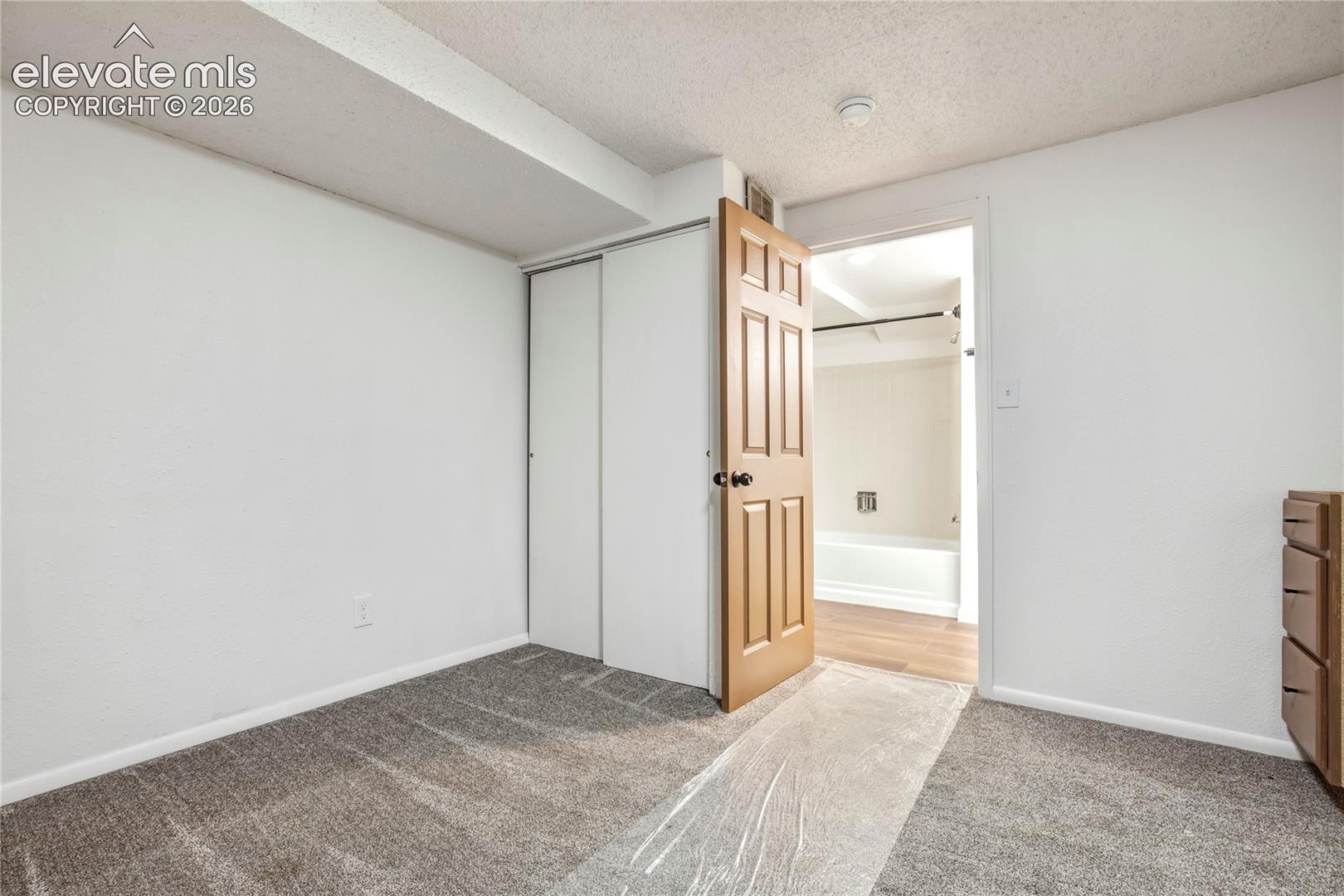 Listing photo 34 for 609 Crestridge Avenue