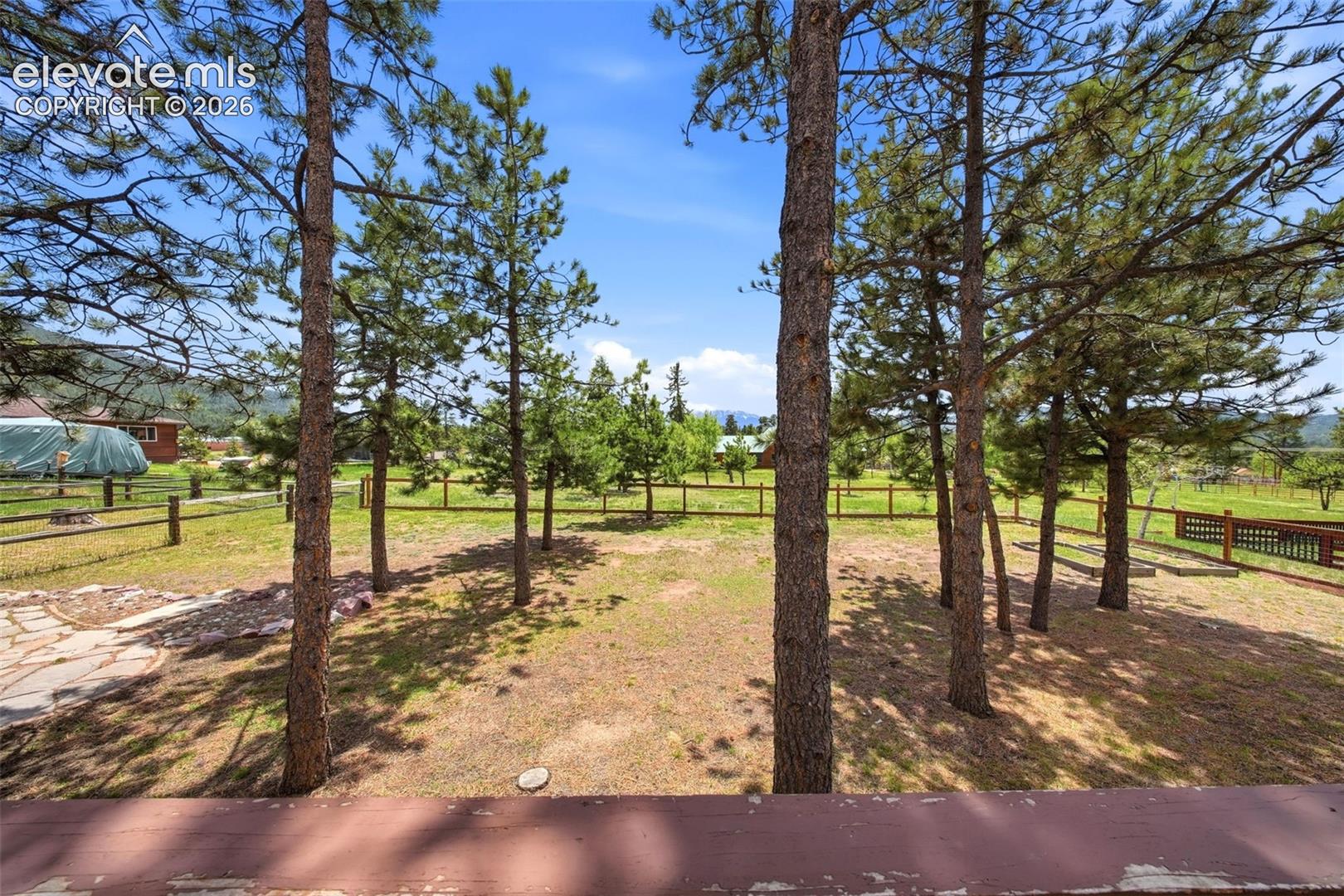 Listing photo 41 for 2221 Valley View Drive