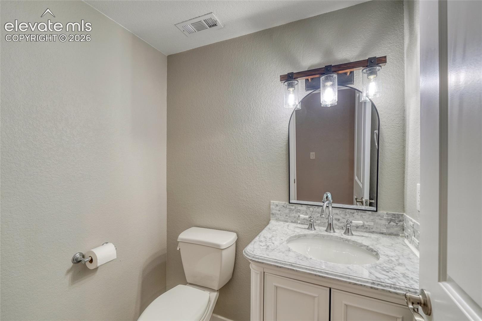 Listing photo 42 for 15691 Lake Mist Drive