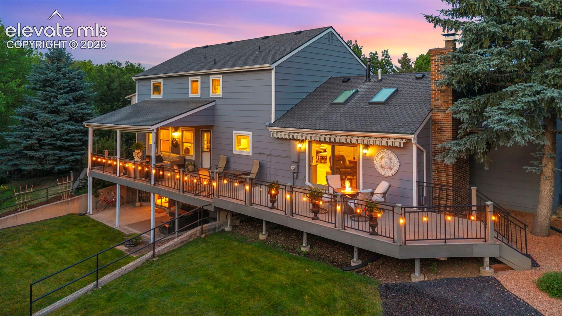 Listing photo 2 for 216 W Cheyenne Mountain Boulevard