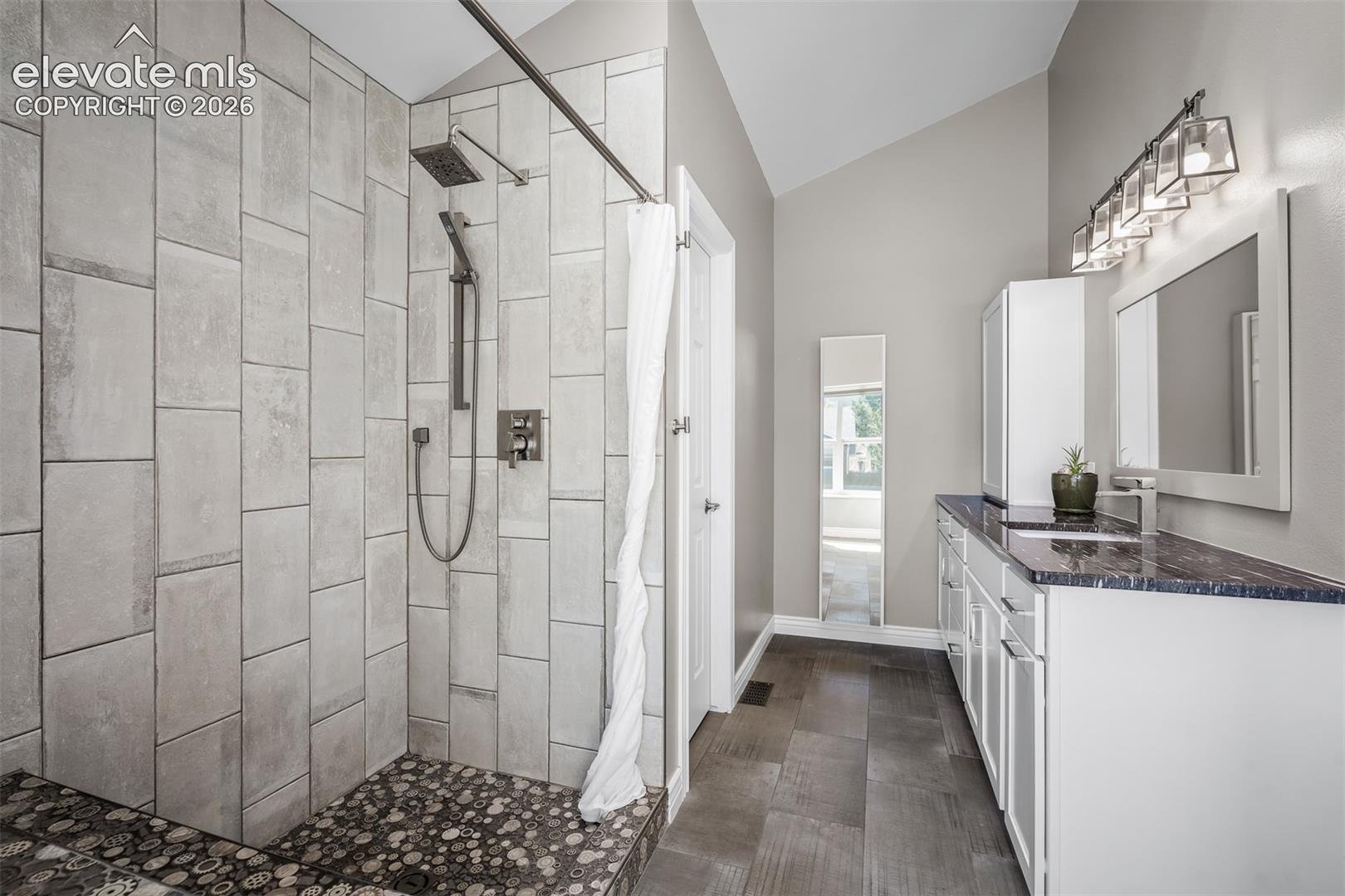 Listing photo 28 for 7810 Conifer Drive