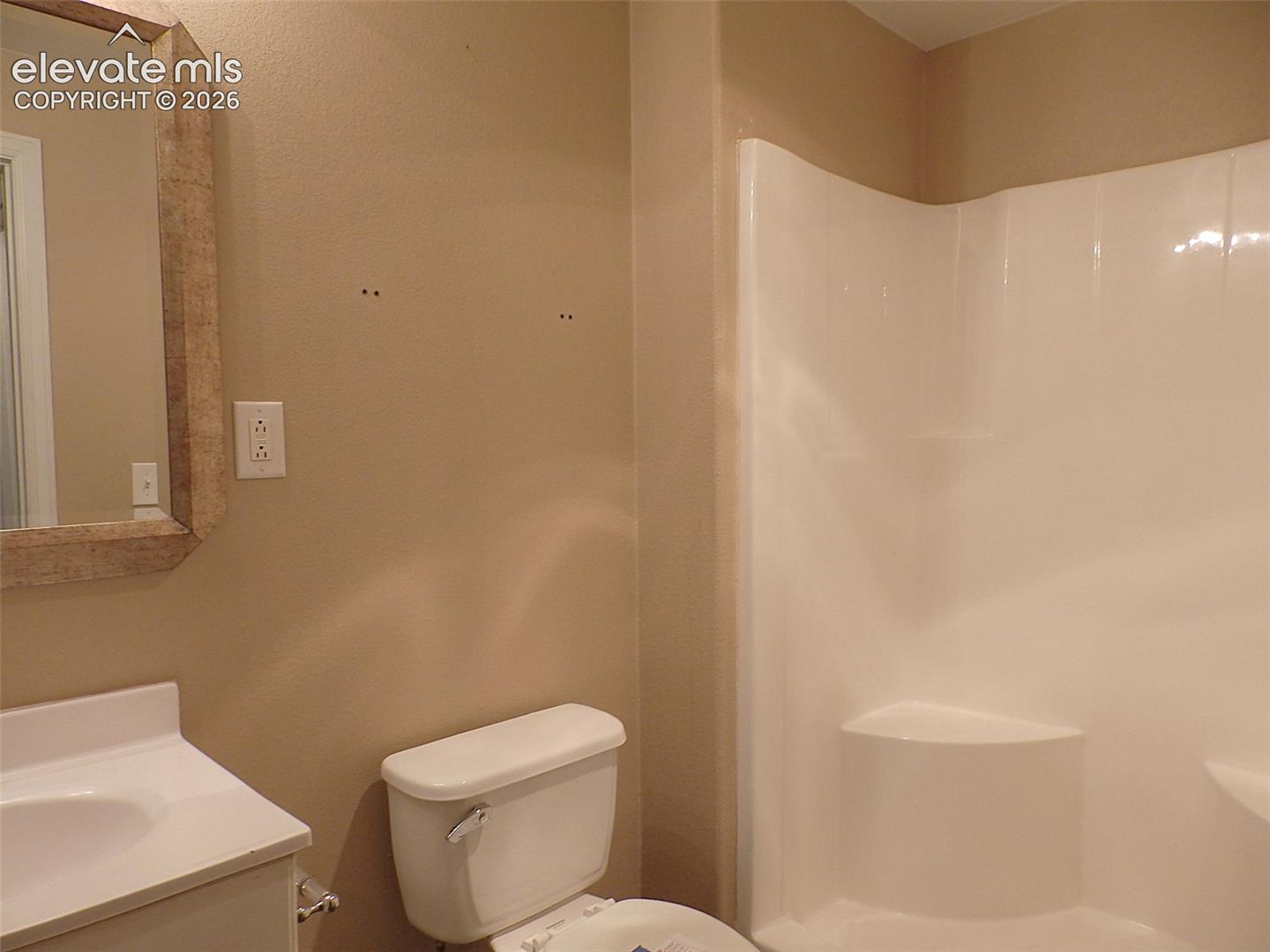 Listing photo 15 for 803 Ridgebury Place