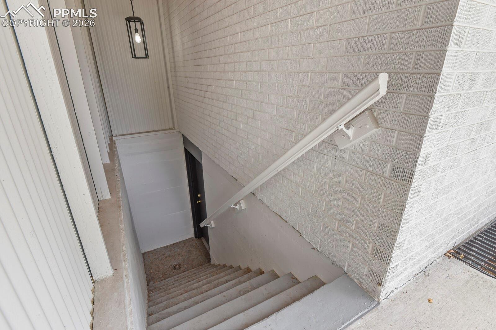 Listing photo 42 for 691 S Holly Street
