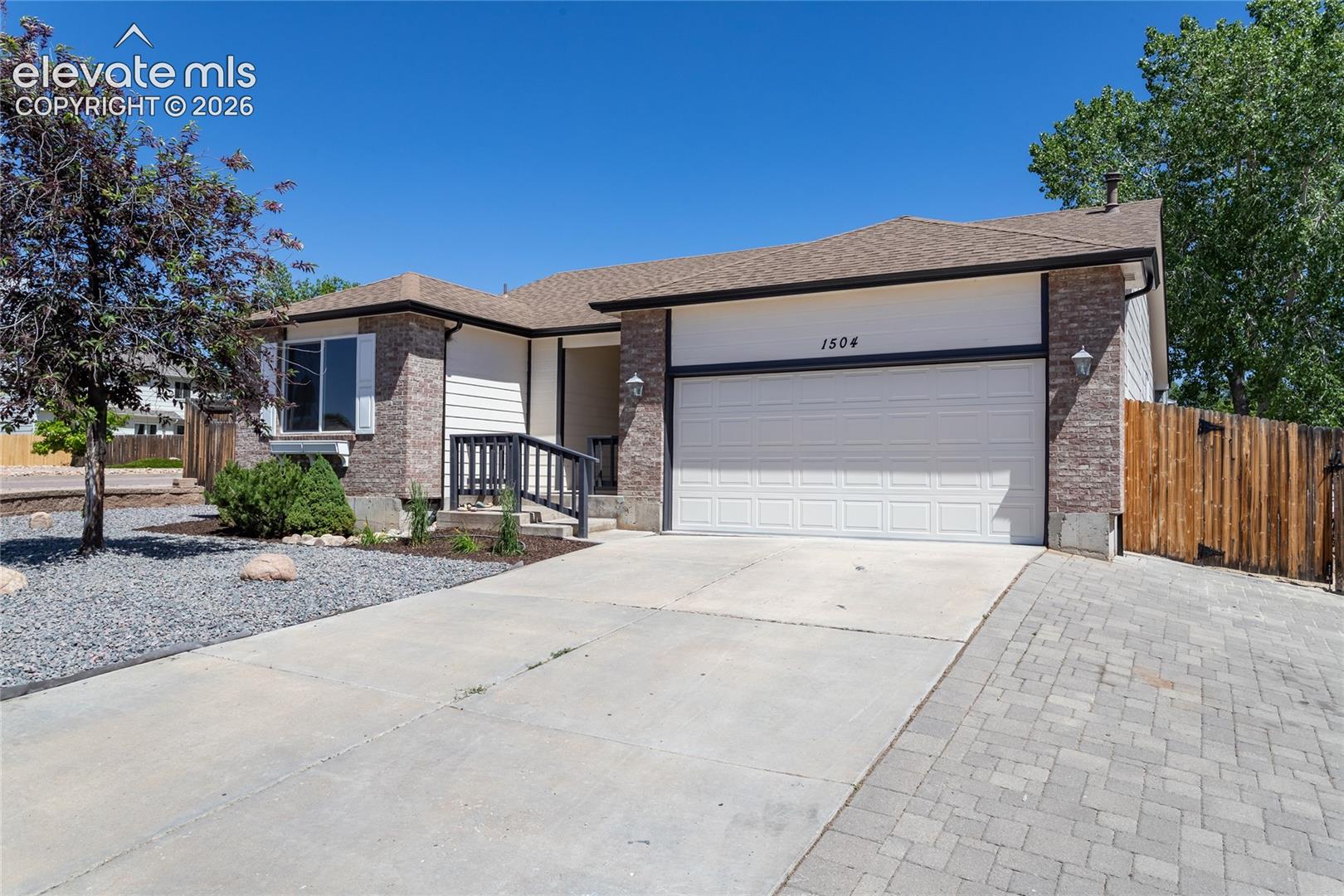 Listing photo 4 for 1504 Ancestra Drive