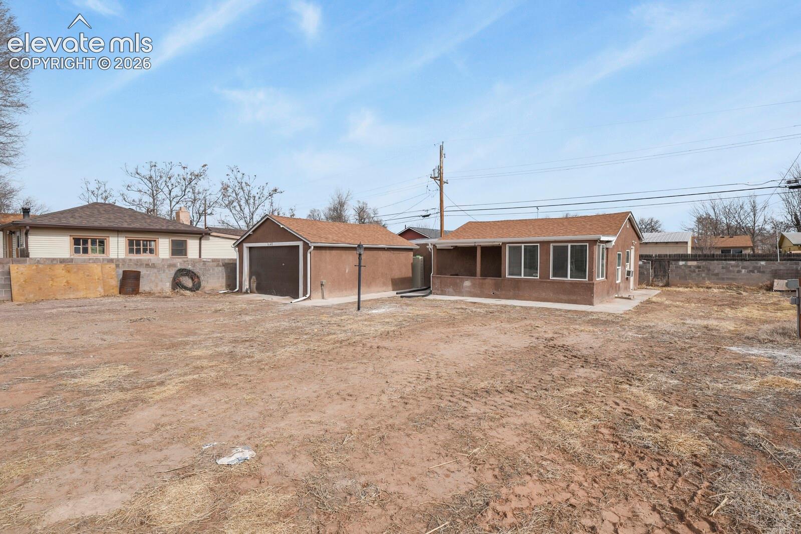 Listing photo 2 for 1640 Jackson Street