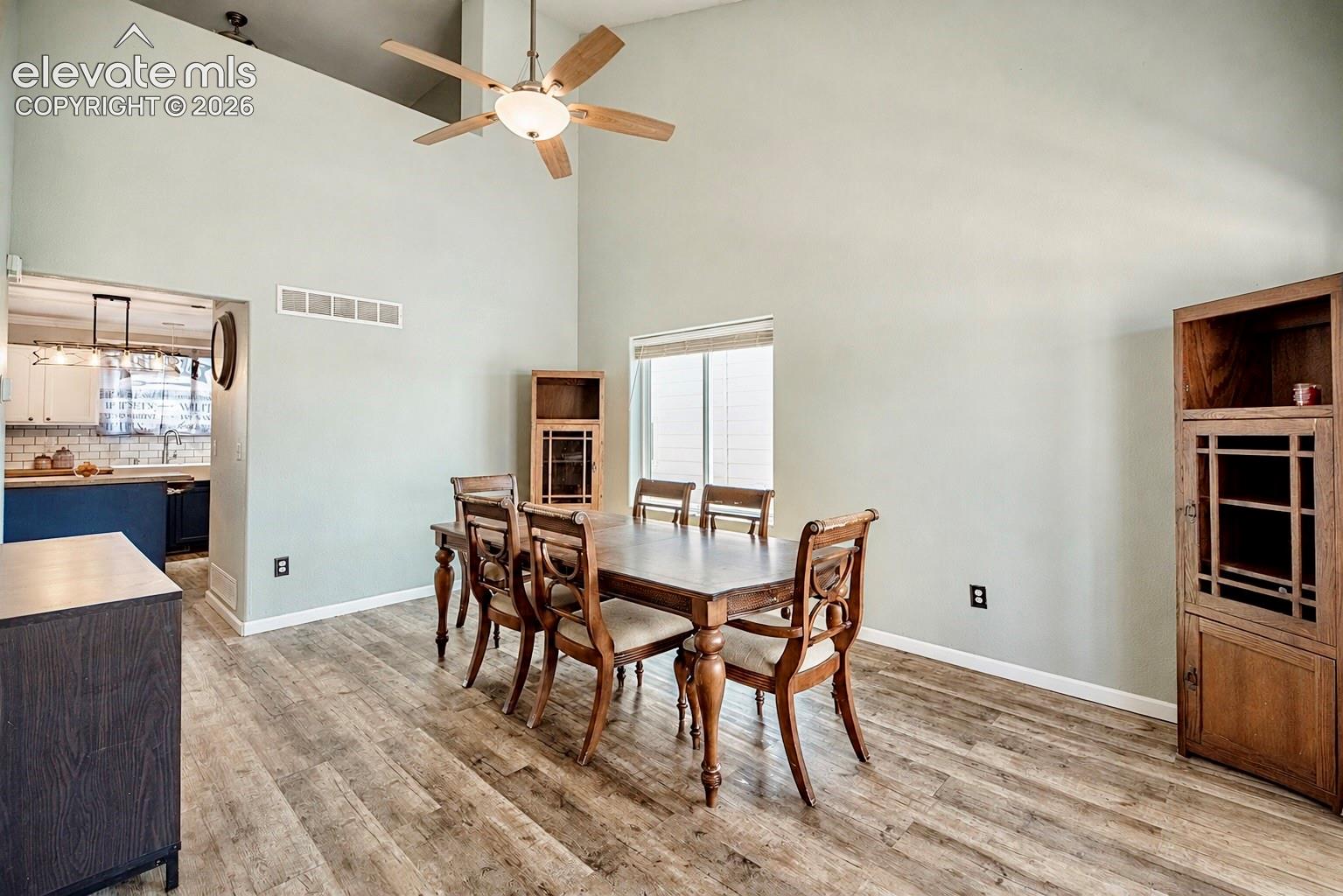 Listing photo 6 for 1395 Legend Oak Drive