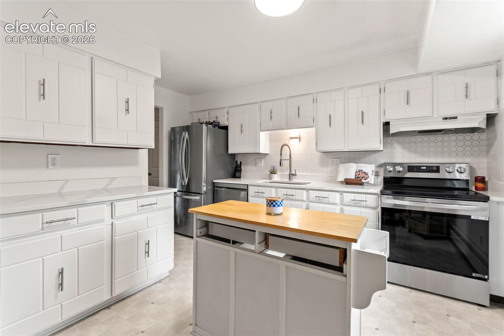 Listing photo 17 for 2801 S Reed Street