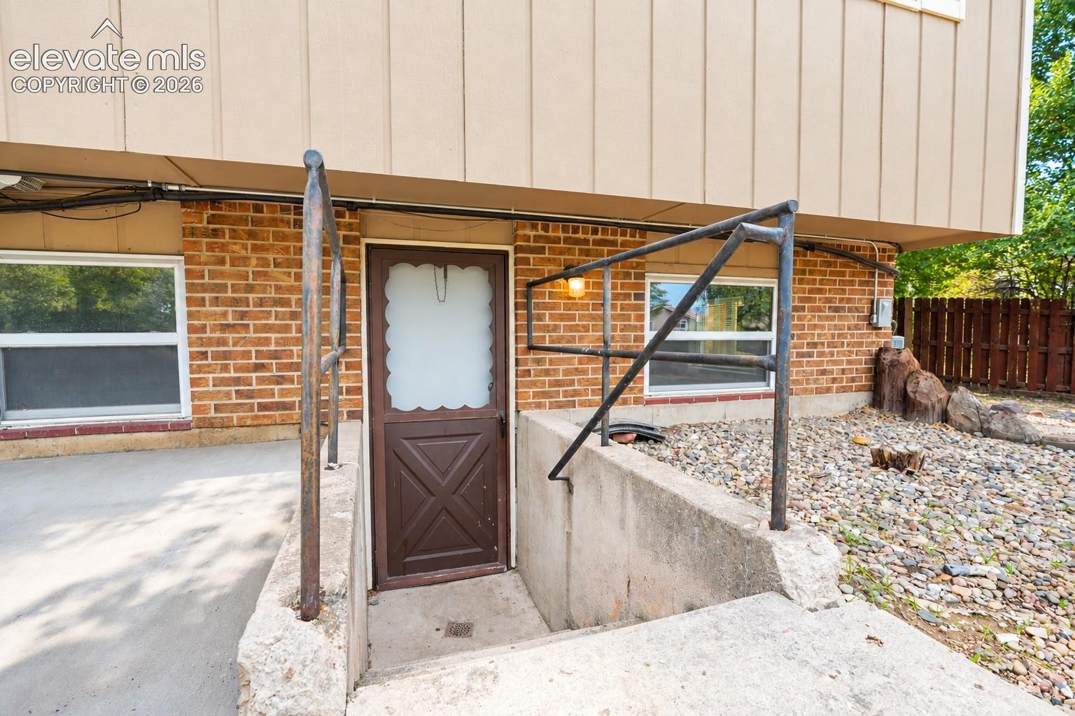 Listing photo 16 for 4020 Manzana Court